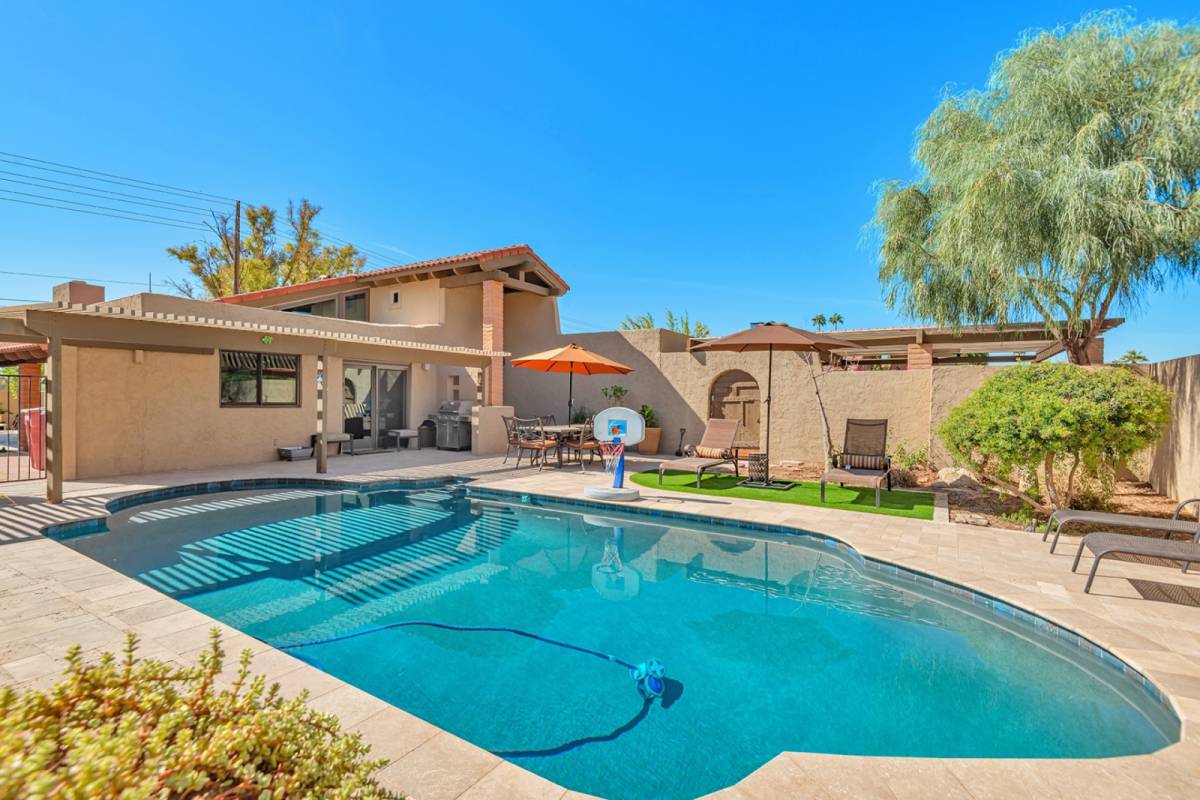 Scottsdale Vacation Rental Private Heated Pool, Dog Friendly, WIFI, Near Old Town Scottsdale