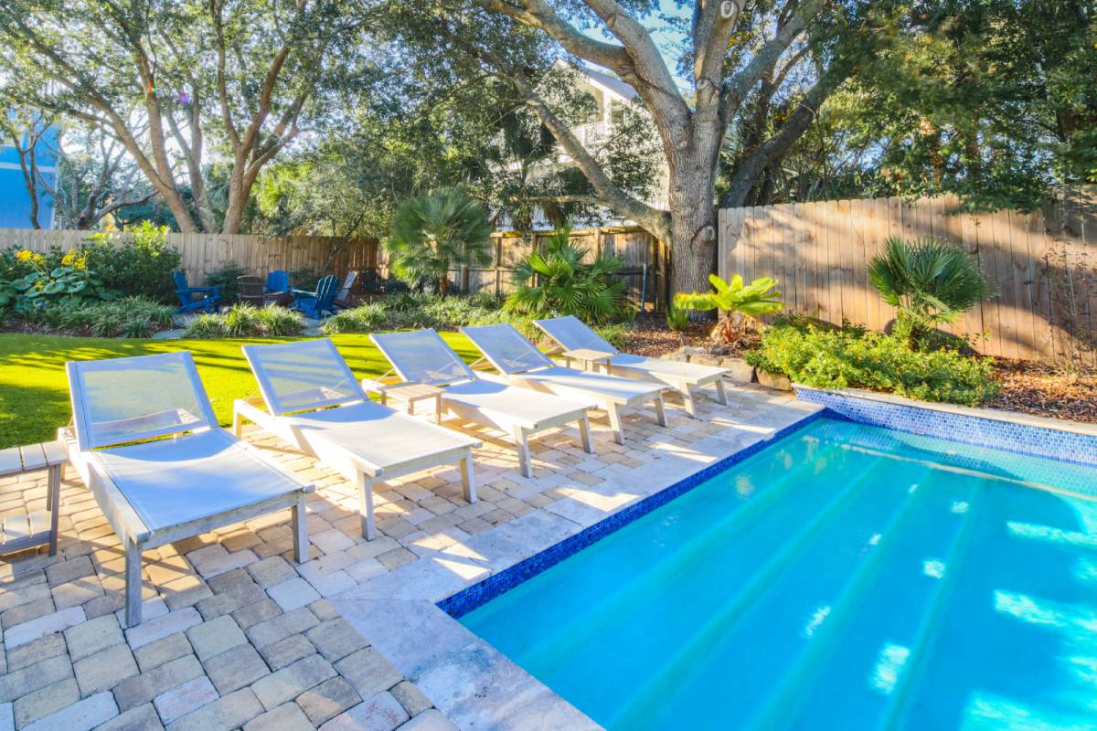 Photo inspiration: Gallery Detail: Isle Of Palms Vacation Rental Resort Like Backyard W Private
