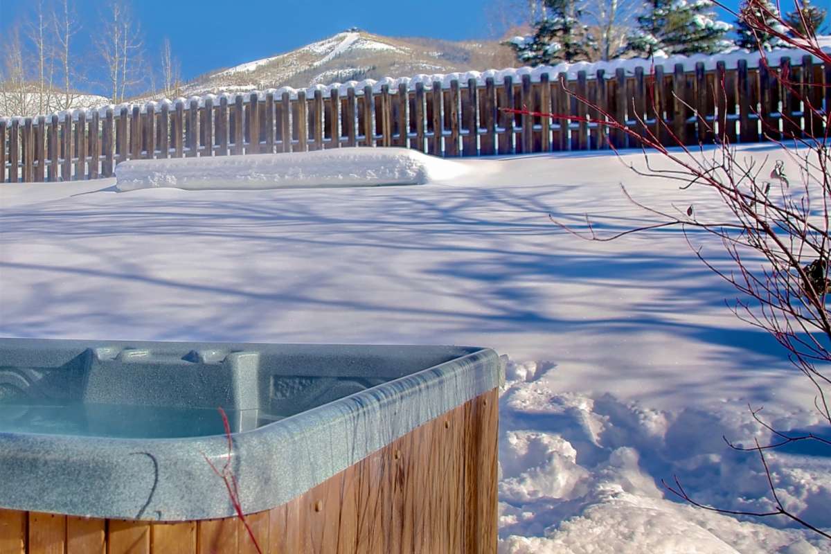 Steamboat Springs Vacation Rental Private HotTubSlope ViewsSteps to BusStop/ParkDog