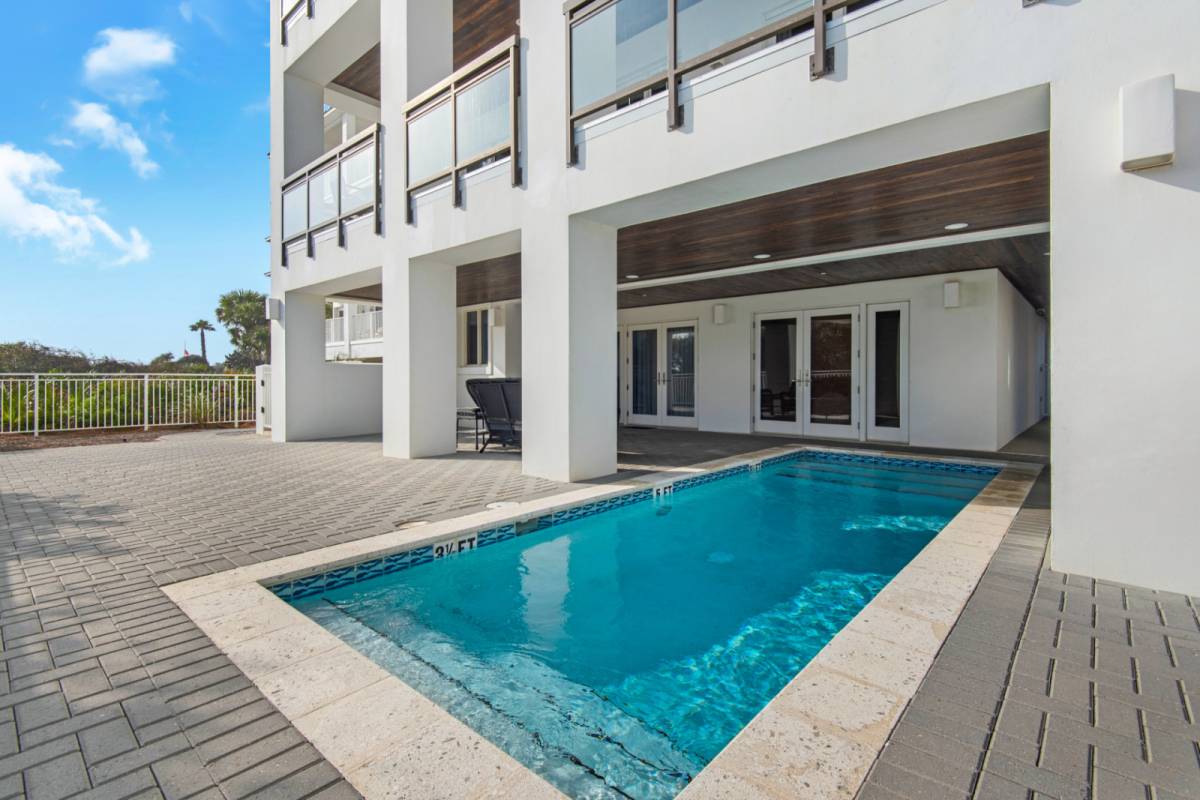 Curated visual reference: Private Beachside Penthouse Apartment Rental Reference: Santa Rosa Beach Vacation Rental Luxurious Gulf Front Penthouse W