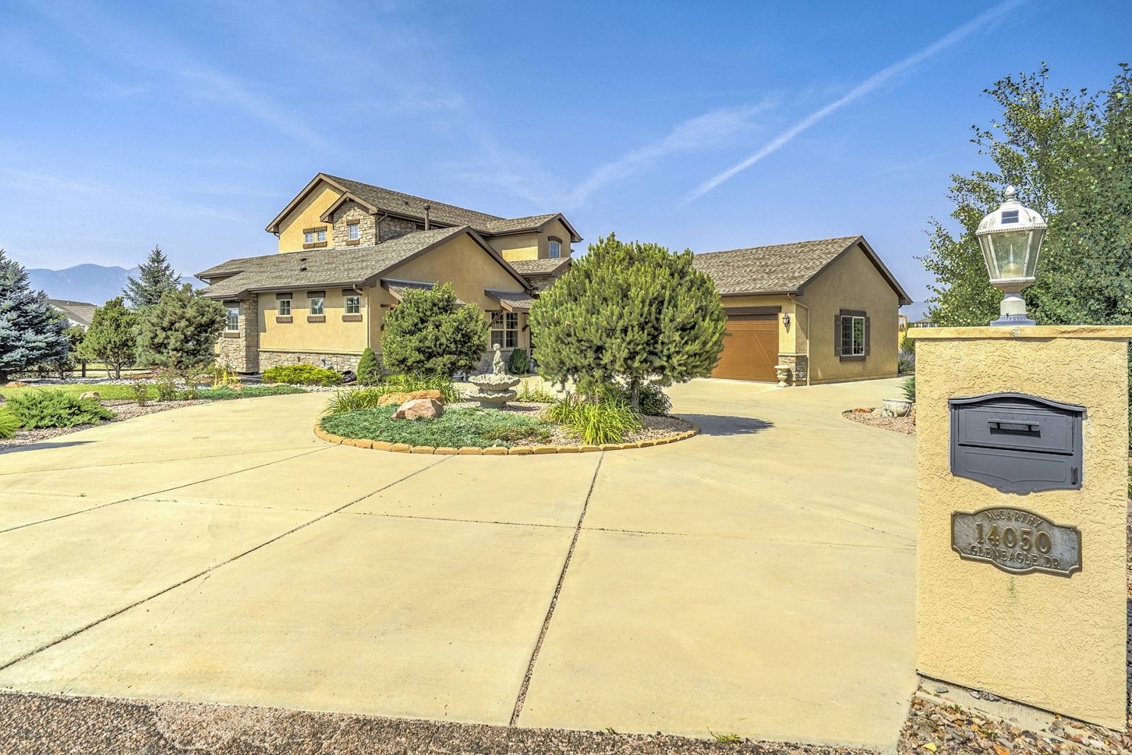 Colorado Springs Vacation Rental Luxury home located in the Gleneagle