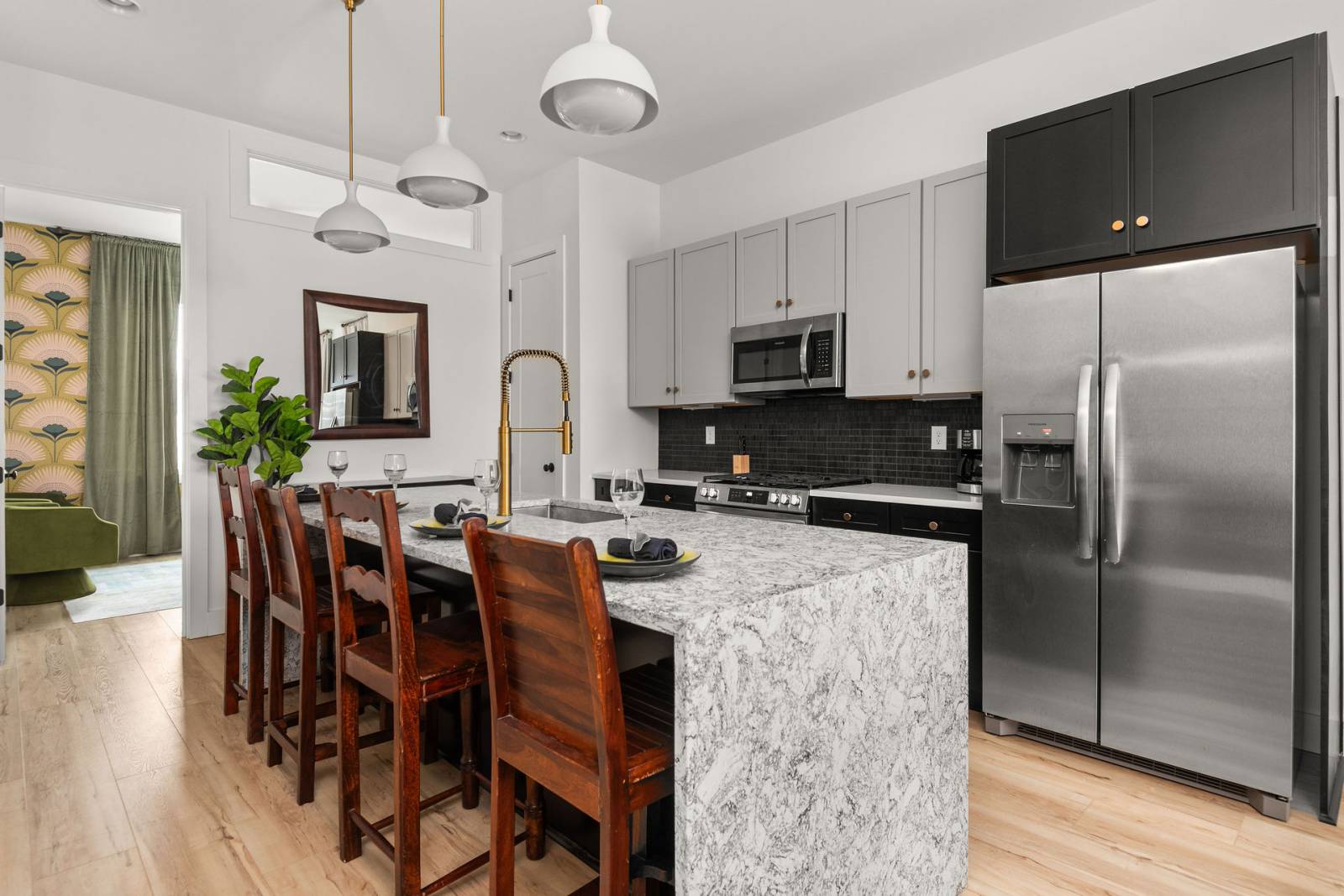 1412 - Stylish Kitchen Design in Nashville (Pic)