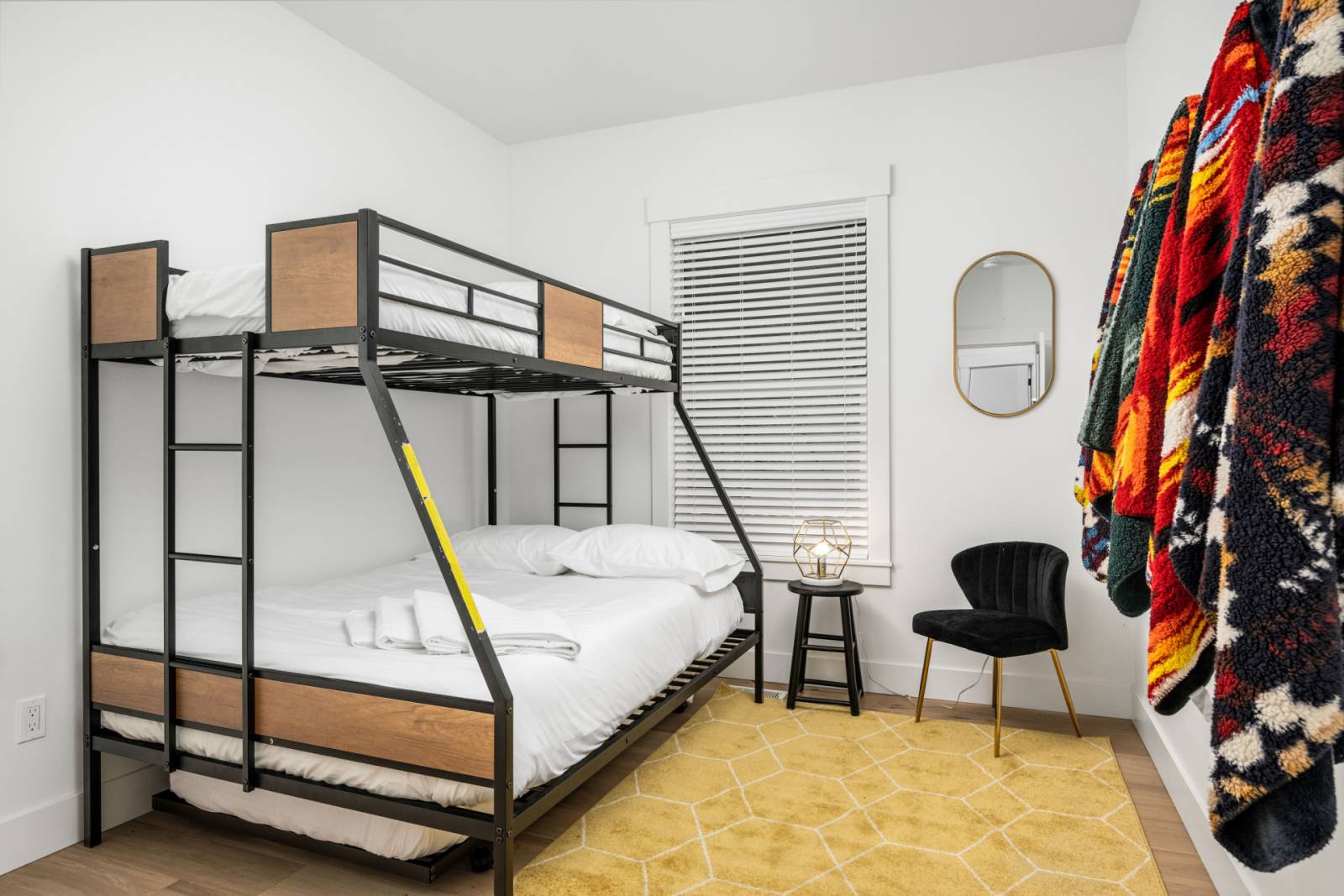 Portland Vacation Rental | Pristine Renovation w/ Epic Location, Pet  Friendly, Fully Fenced, Hot Tub, Walk to Bars, Shopping | North Portland |  Home Rental on iTrip.net