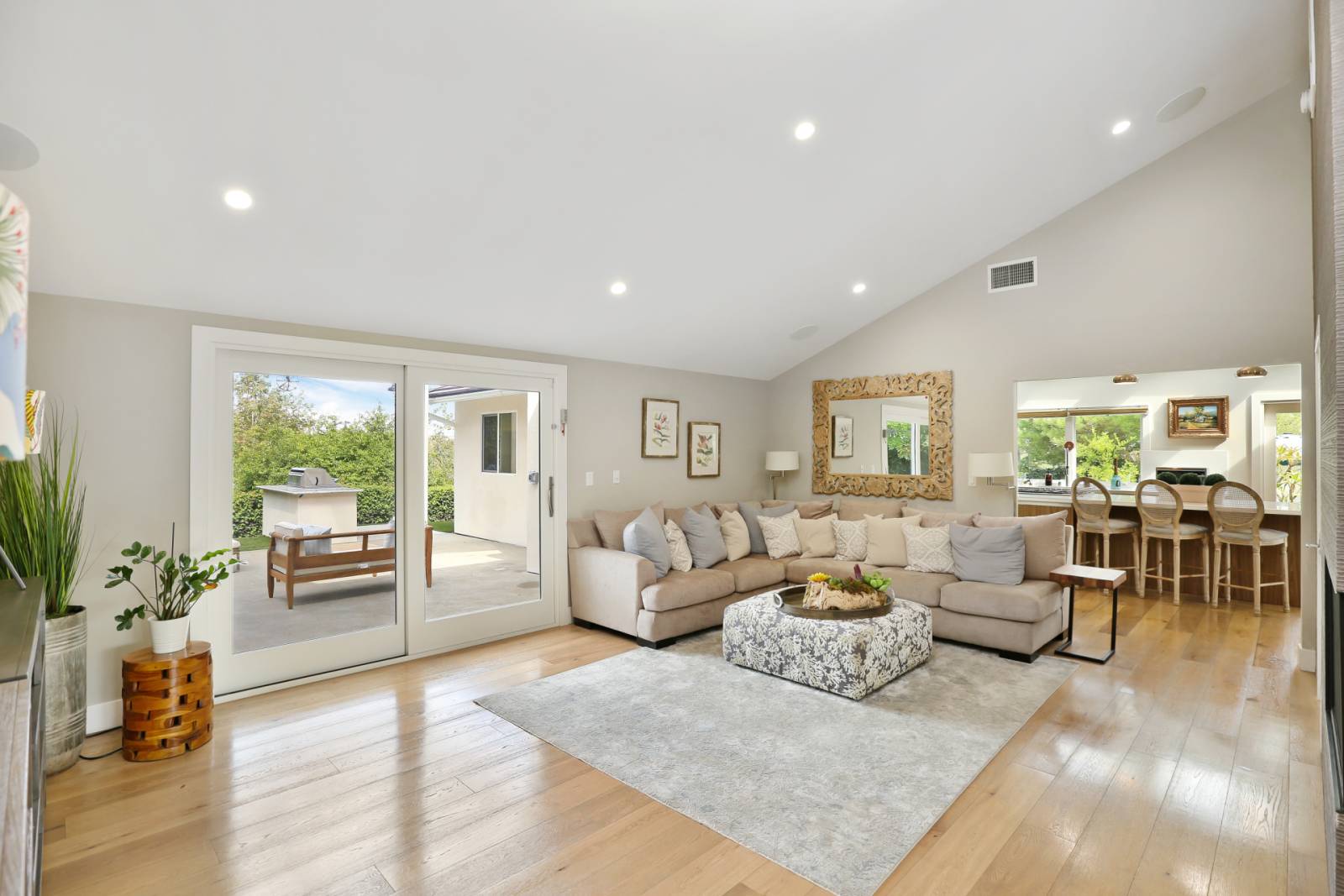 Santa Ana Vacation Rental Huge Cowan Heights Home, Pool, Entertainers