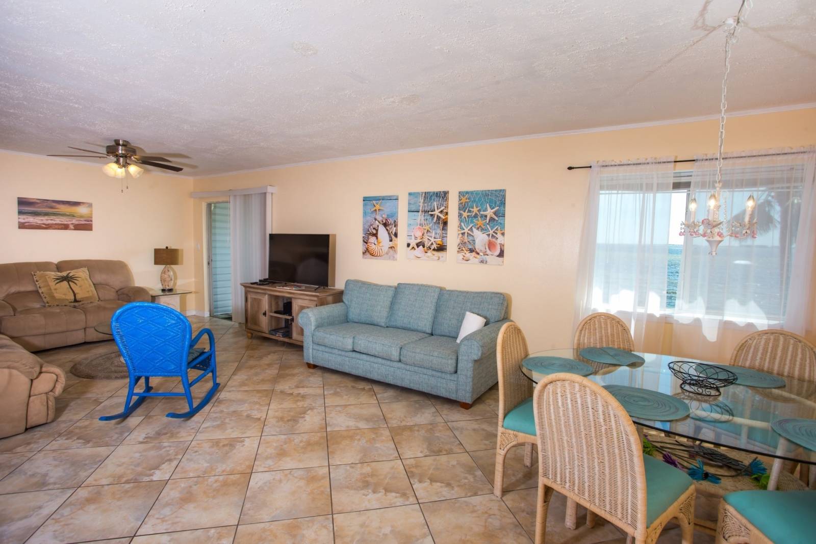 Shalimar Vacation Rental Shalimar Waterfront in Finisterra. Close to