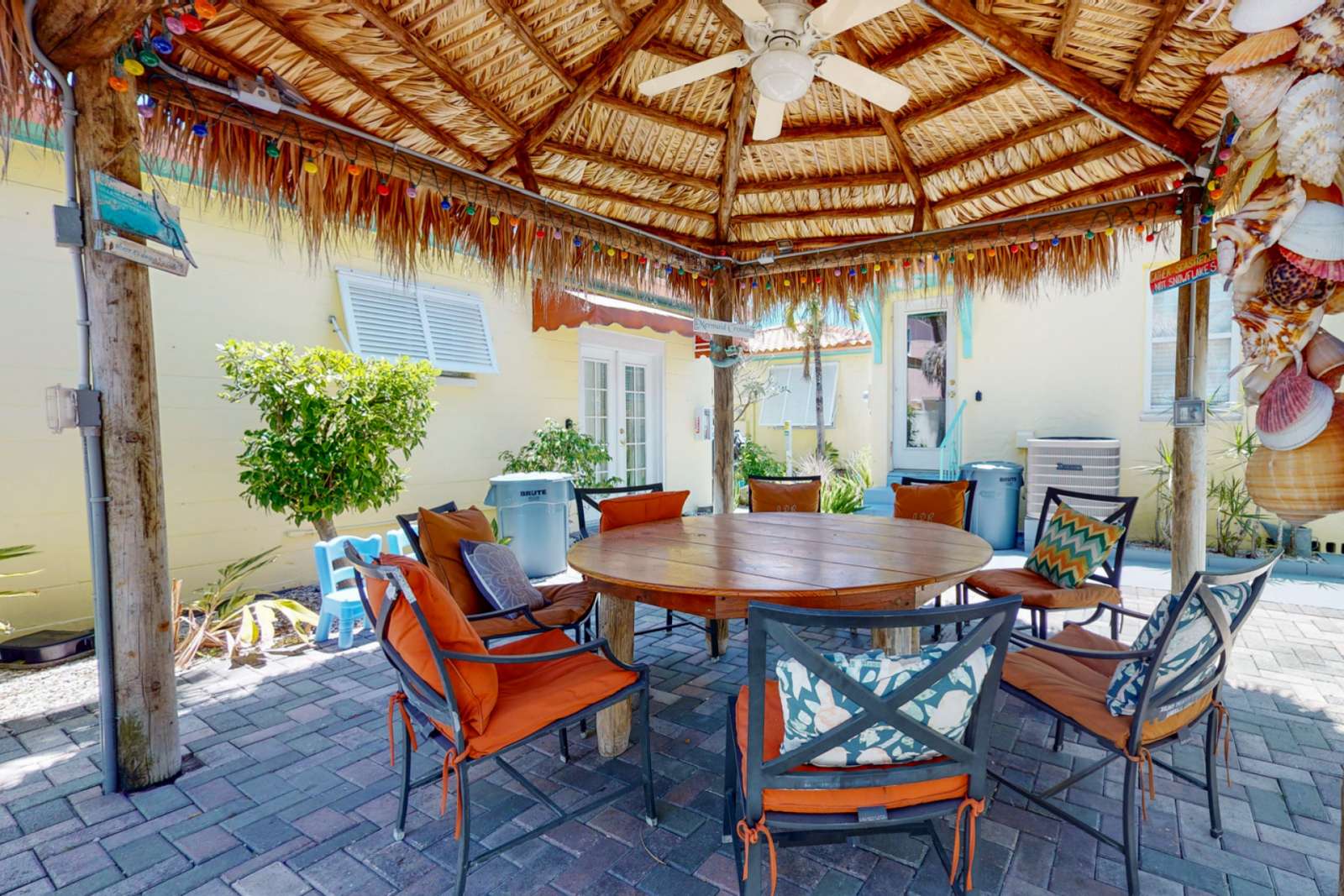 Madeira Beach Vacation Rental Easy 5 Min Walk to Beach & Johns Pass