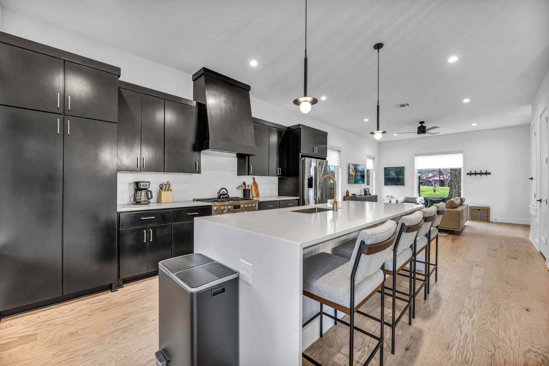 Curated visual reference: Austin Vacation Rental Modern Eastside Home With Gourmet Kitchen 3 Photo Inspiration