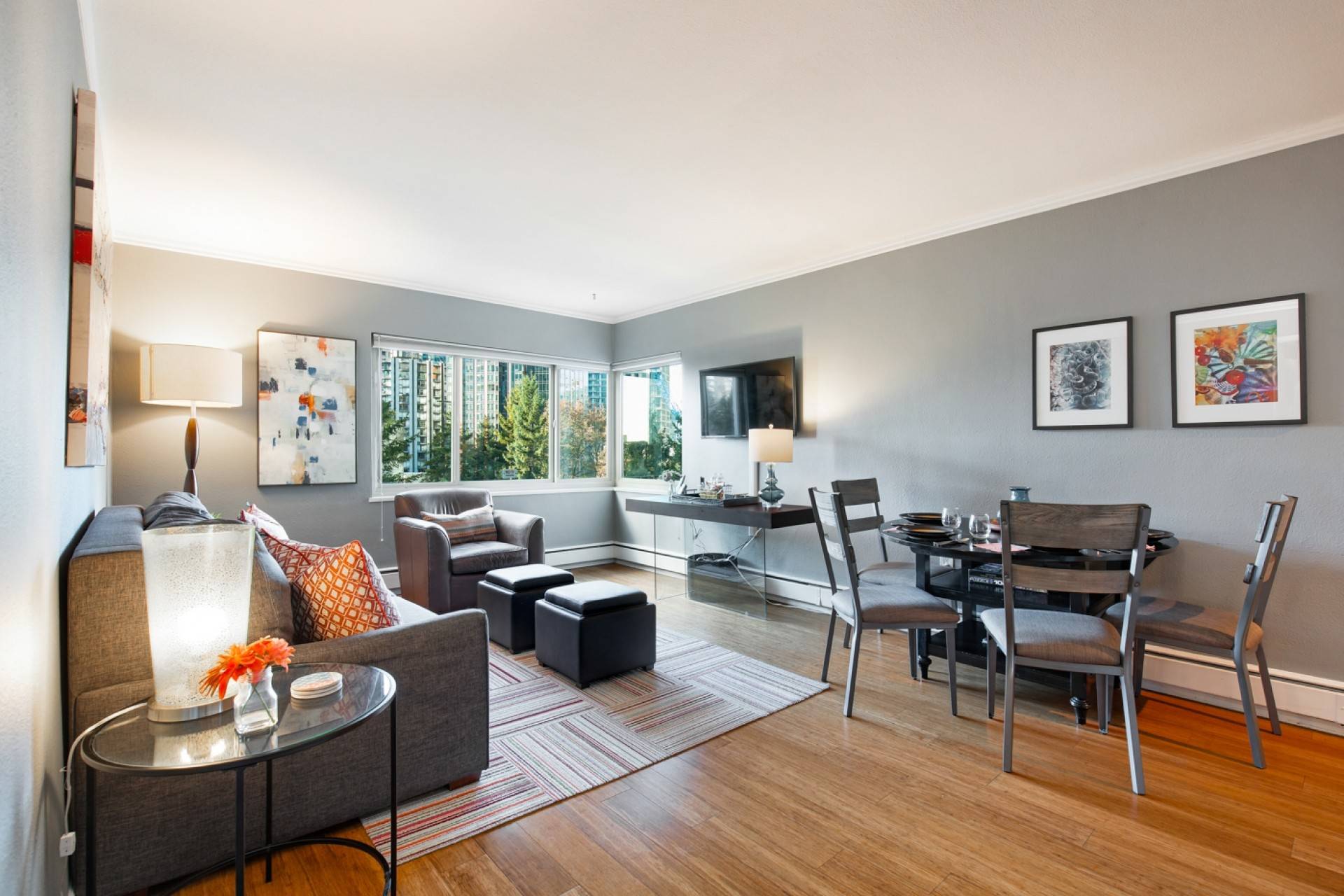 Seattle Vacation Rental Beautiful City View, Walk to Downtown, 10 min