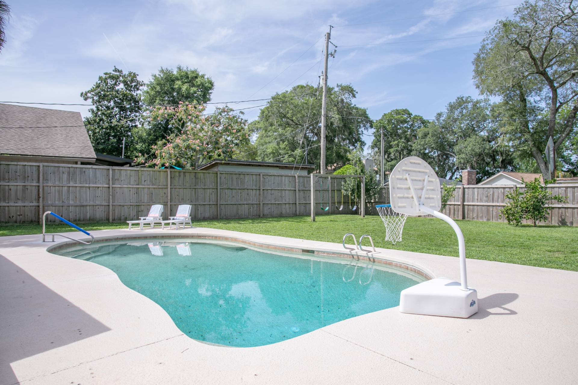 Cozy Oasis With Pool And Hammock - Inviting Escape - Jacksonville, FL
