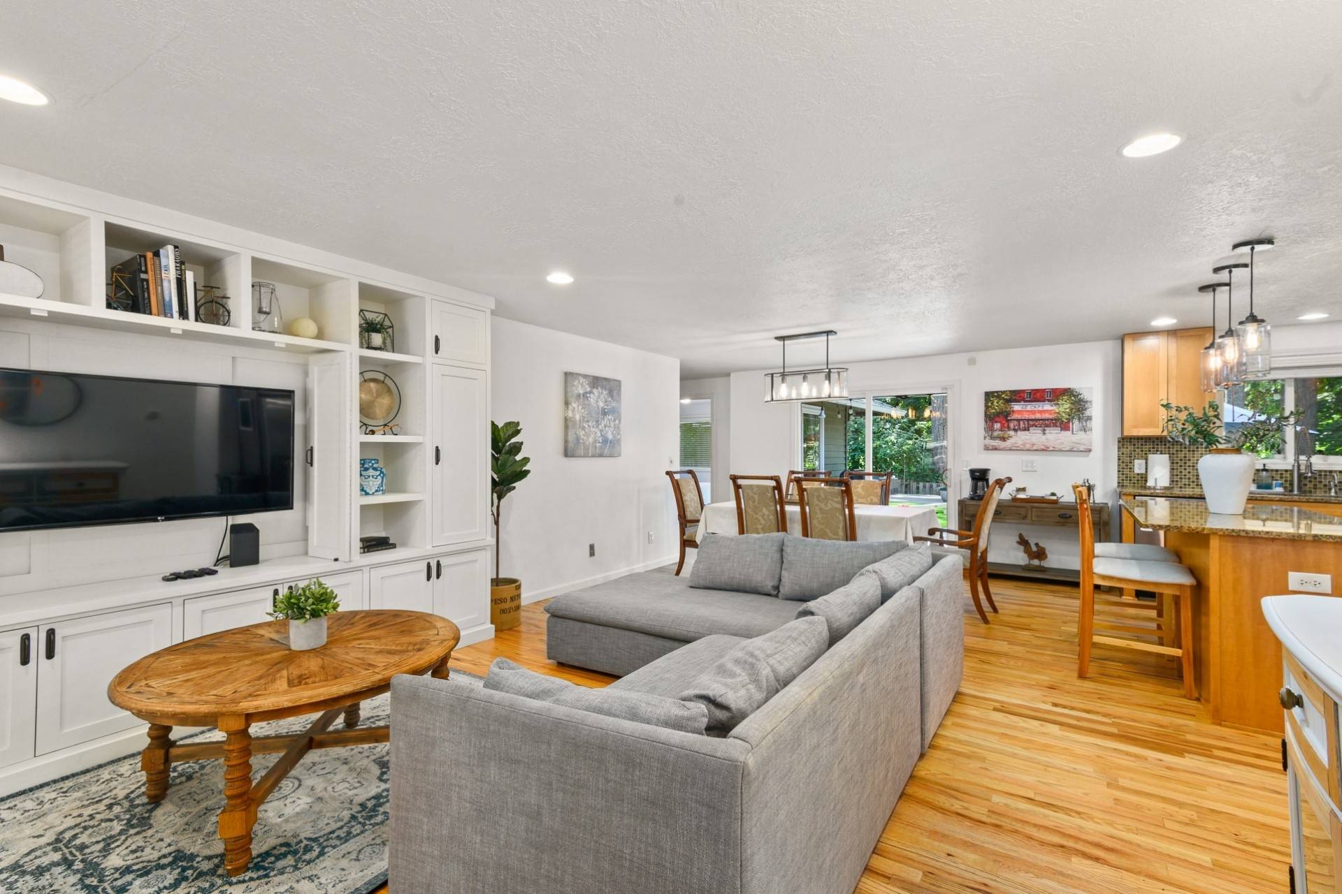 Lake Oswego Vacation Rental Phenomenal Single Level Home Featuring