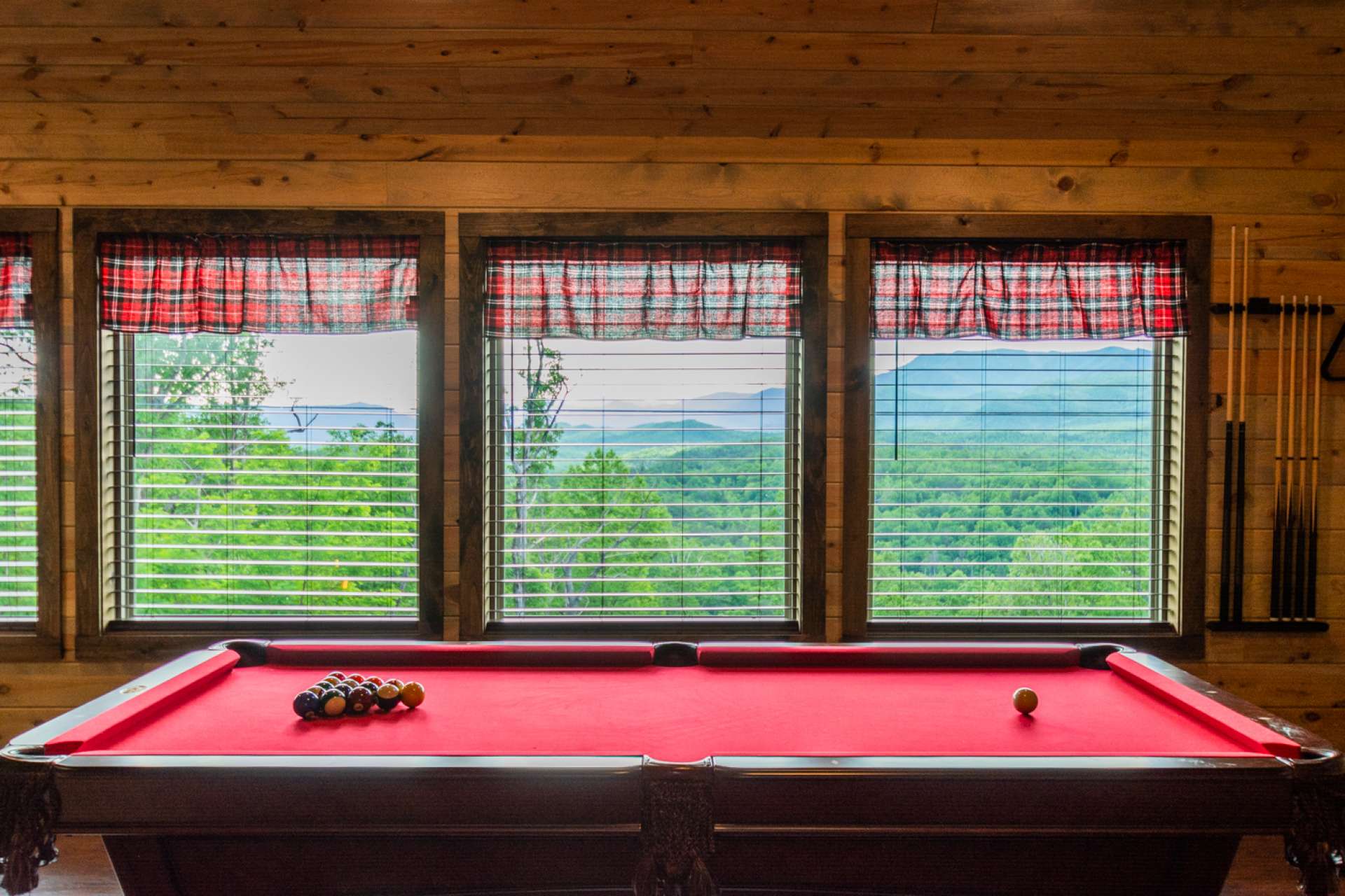 Gatlinburg Vacation Rental *Dinner Show Tickets* Newer CobblyNob 2BR