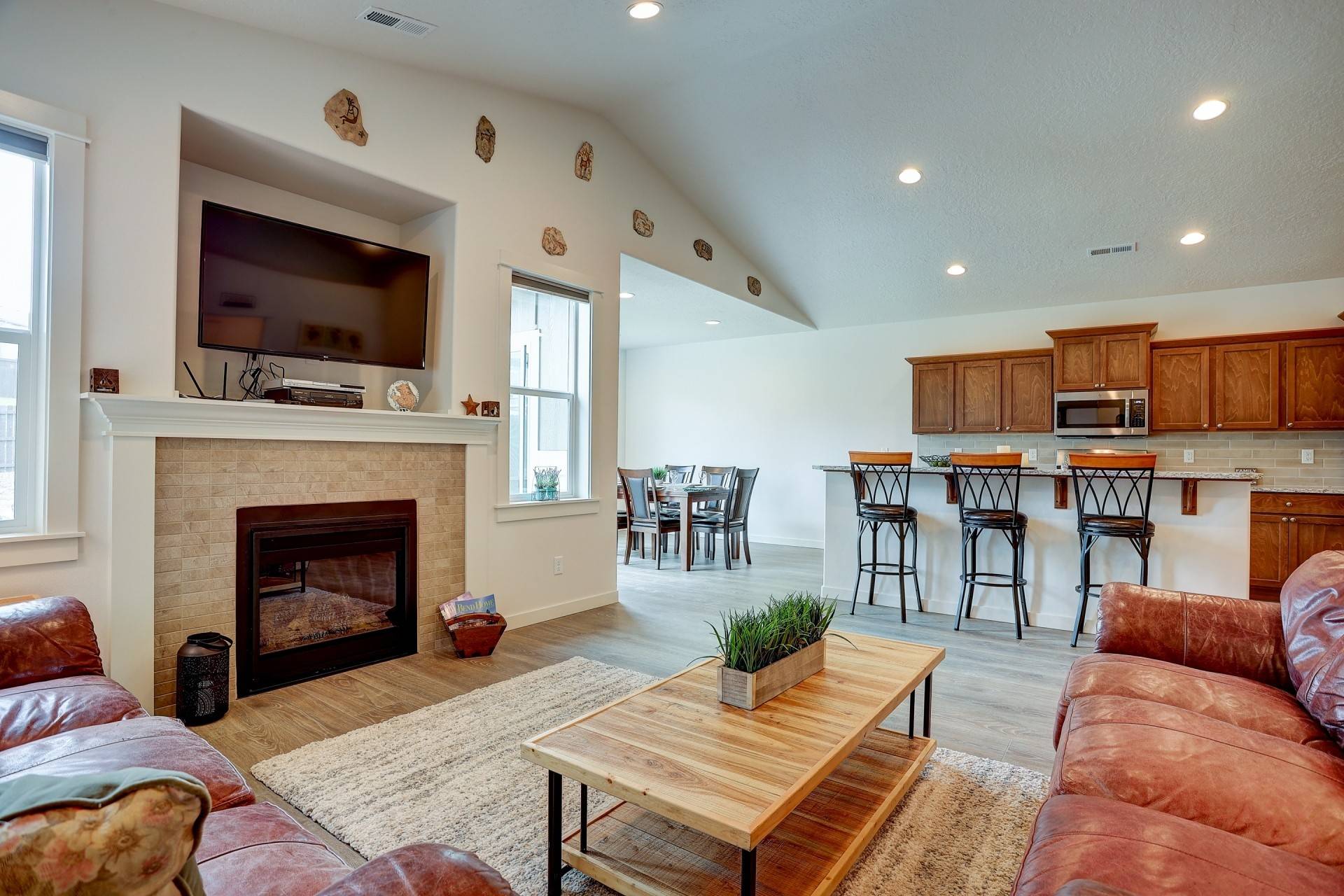 Stunning Views And Spacious Backyard - Charming Tranquil Retreat - Redmond, OR
