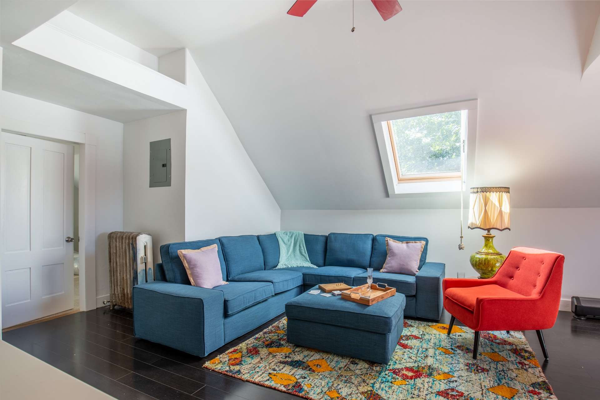 Enchanting Historic Haven - Designer Kitchen And Cozy Living Spaces - Salem, MA