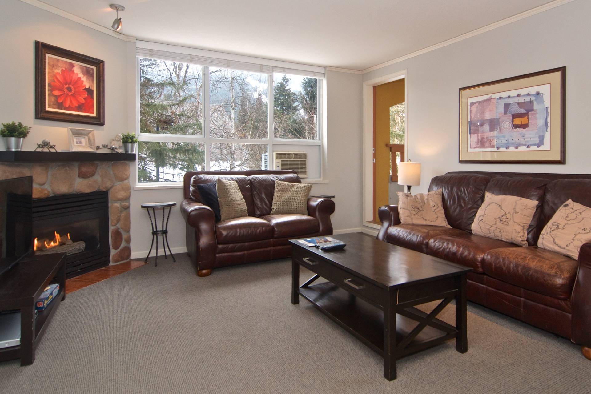 Charming Condo With Fireplace And Village Access - Cozy Whistler Retreat - Whistler