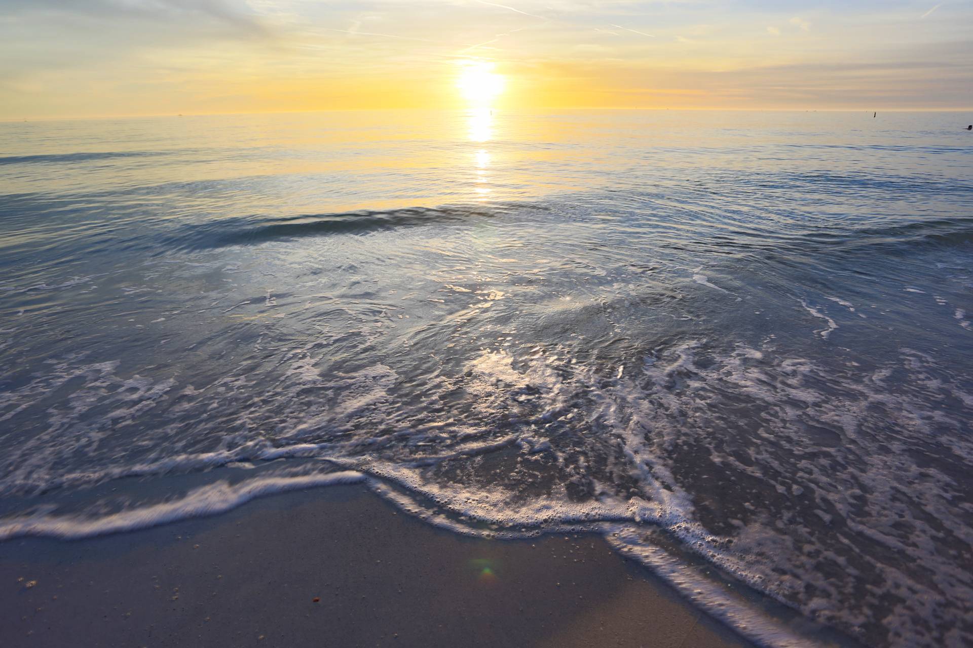 Private Outdoor Patio And Quick Beach Access - Charming Coastal Escape - Treasure Island, FL