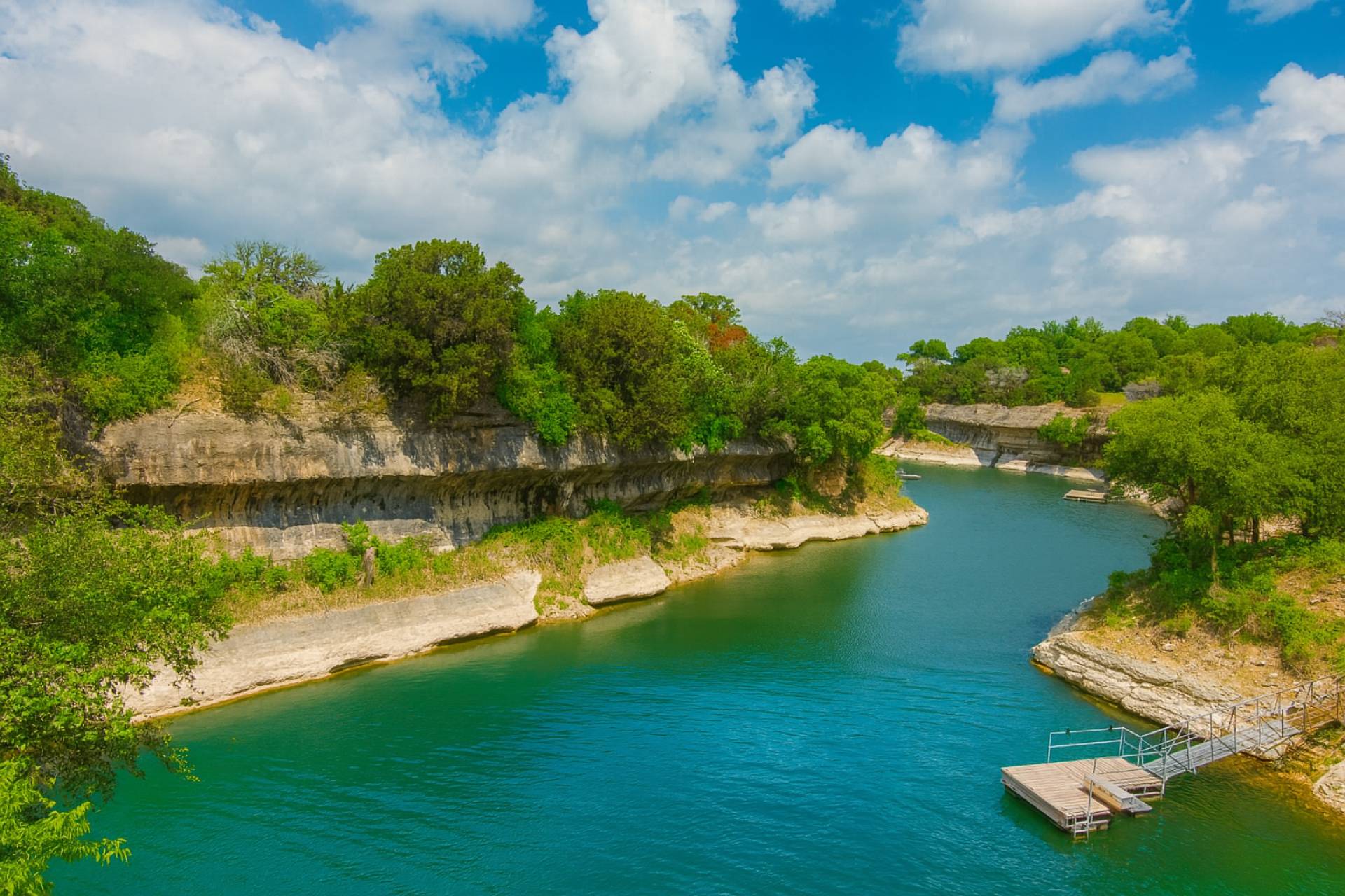 Serene Cove With Outdoor Deck And Electric Fireplace - Charming Retreat - Lake Whitney, TX