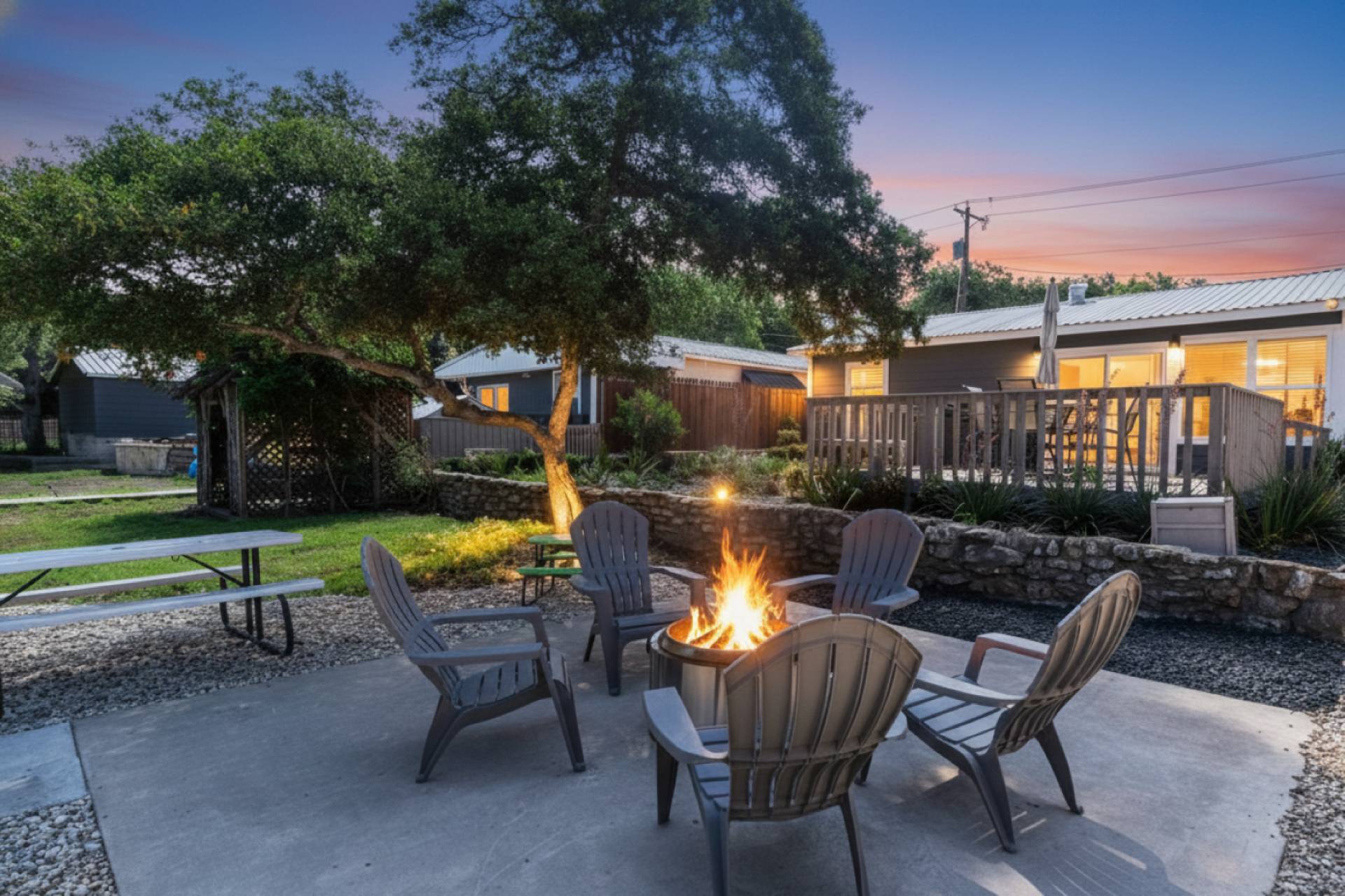 Semi-private Cove And Fire Pit - Charming Lakeside Retreat - Lake Whitney, TX