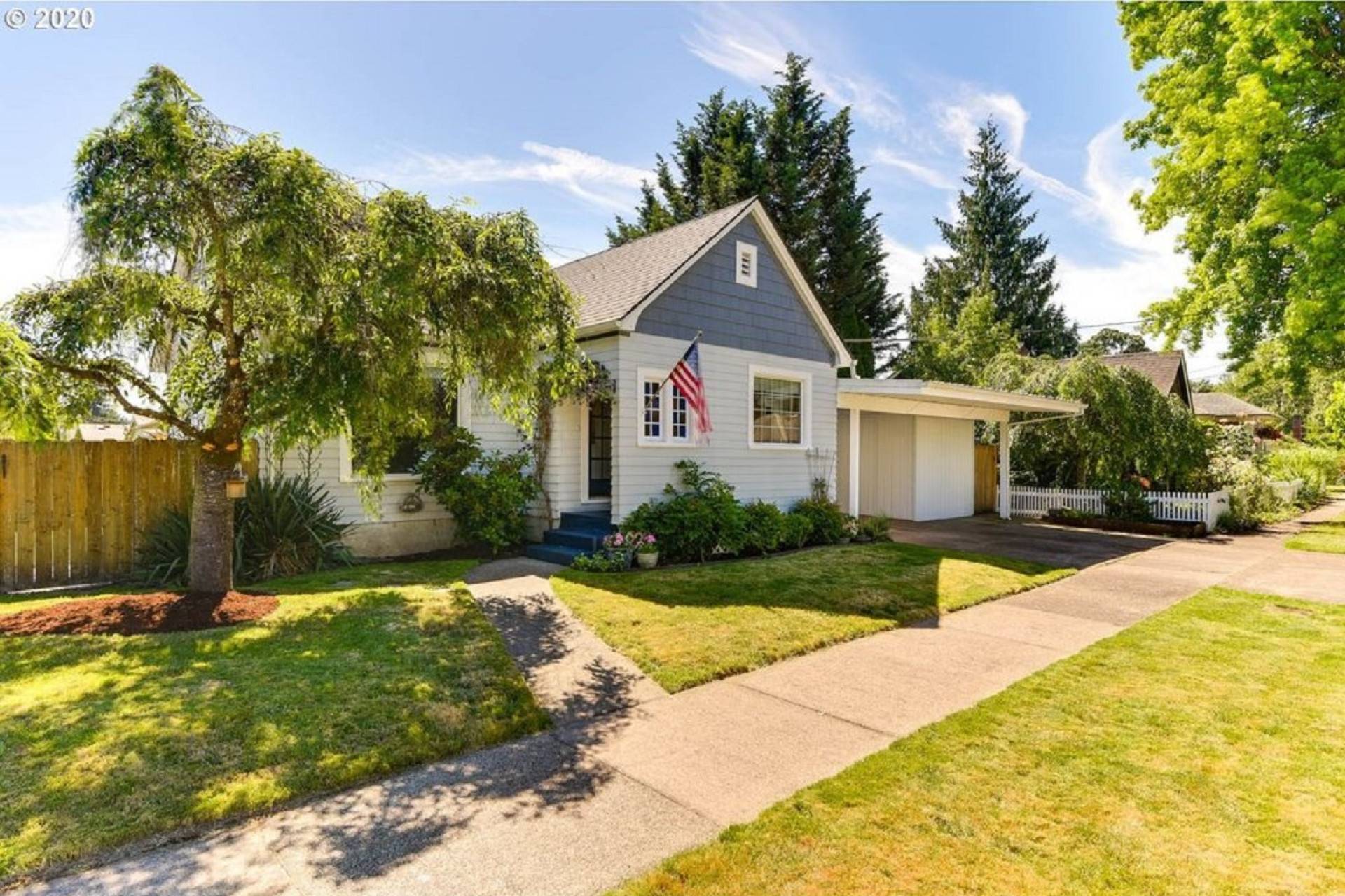 Newberg Vacation Rental Central Single Level Newberg Retreat, Pet