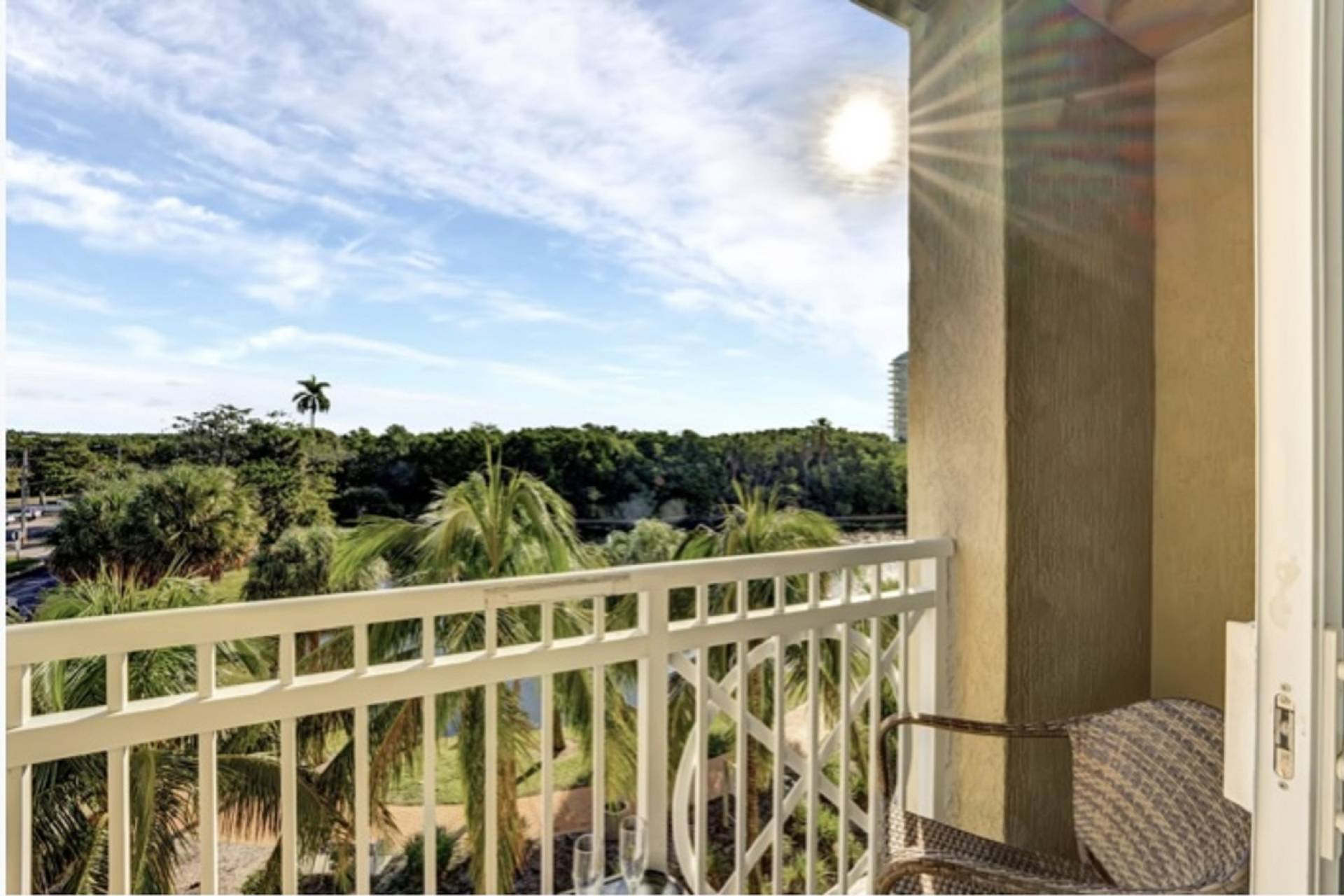 Serene Views And Resort-style Amenities - Stunning Waterfront Retreat - Boynton Beach