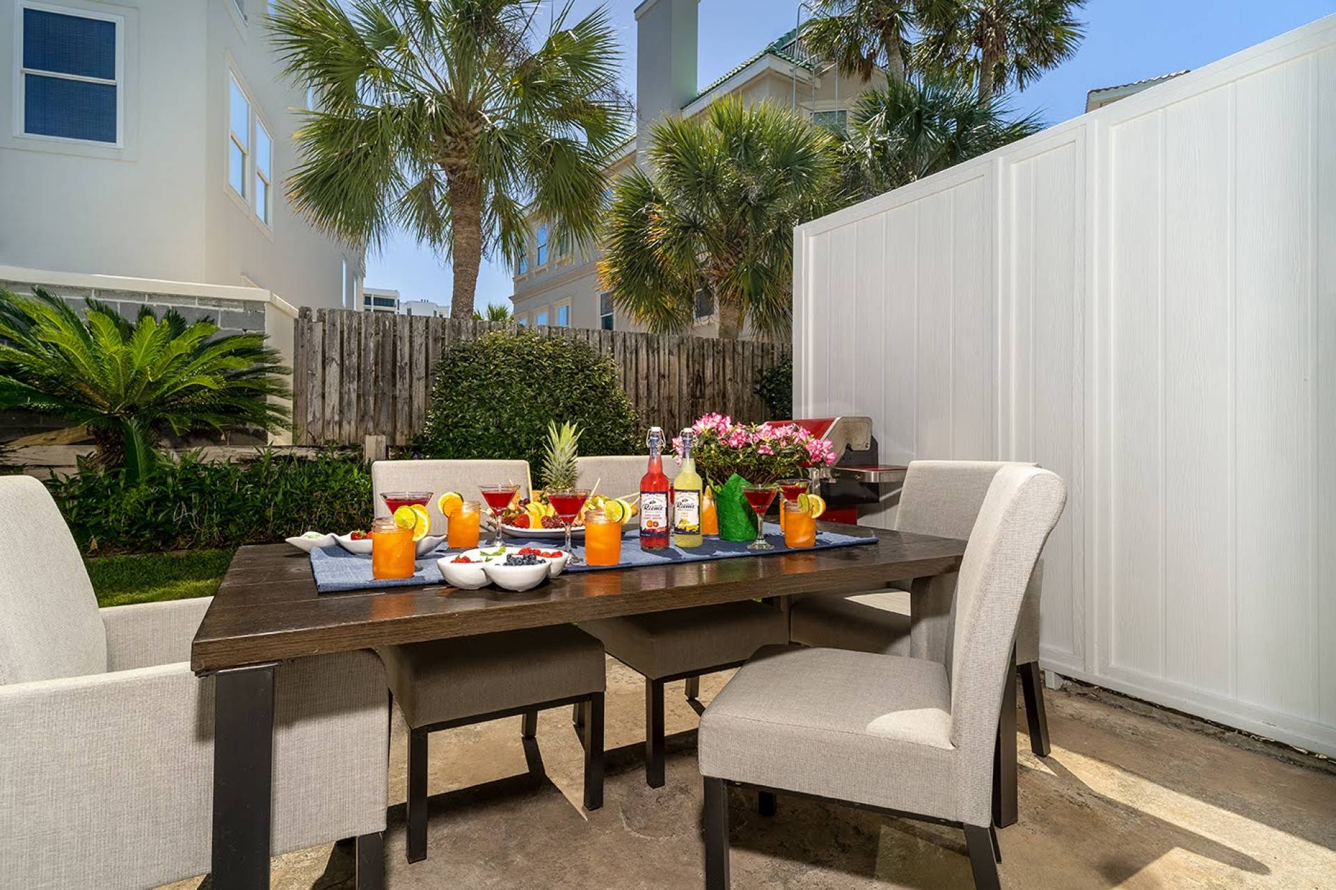 Destin Vacation Rental PET FRIENDLY 75 STEPS TO BEACH Great for