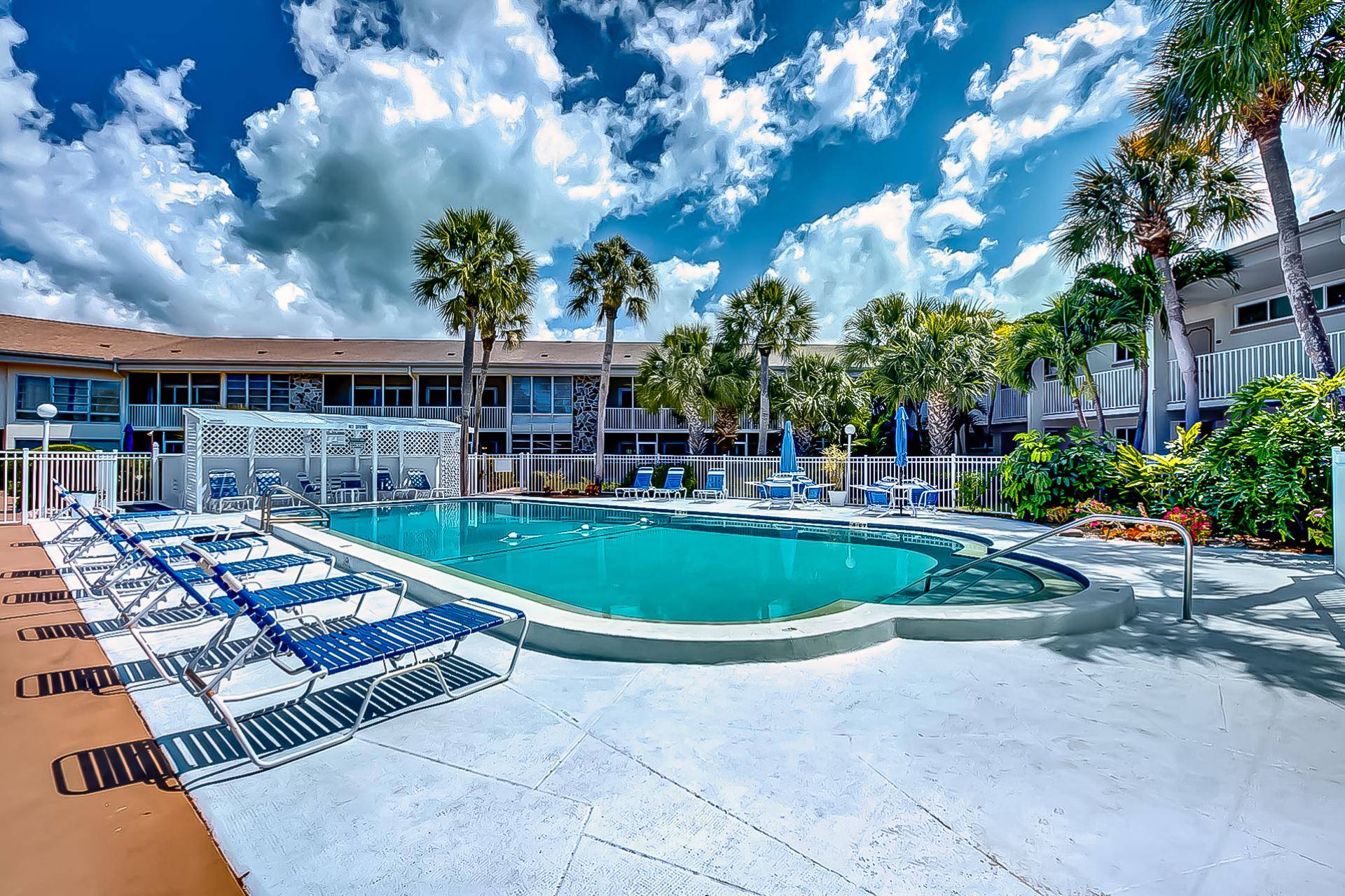 Communal Pool And Screened Lanai - Charming Beach Sanctuary - Sarasota, FL