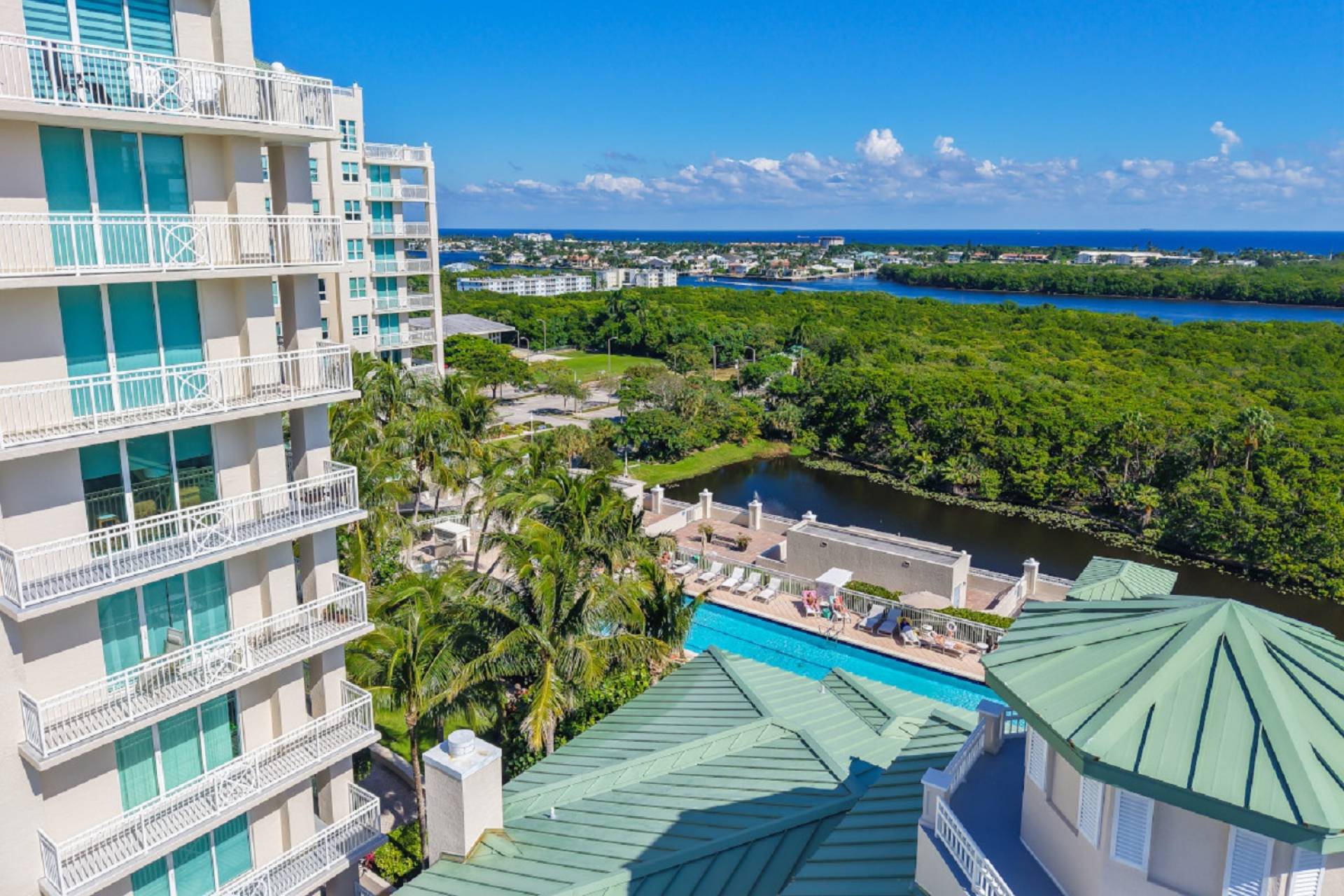 Serene Views And Resort-style Amenities - Upscale Waterfront Retreat - Boynton Beach, FL