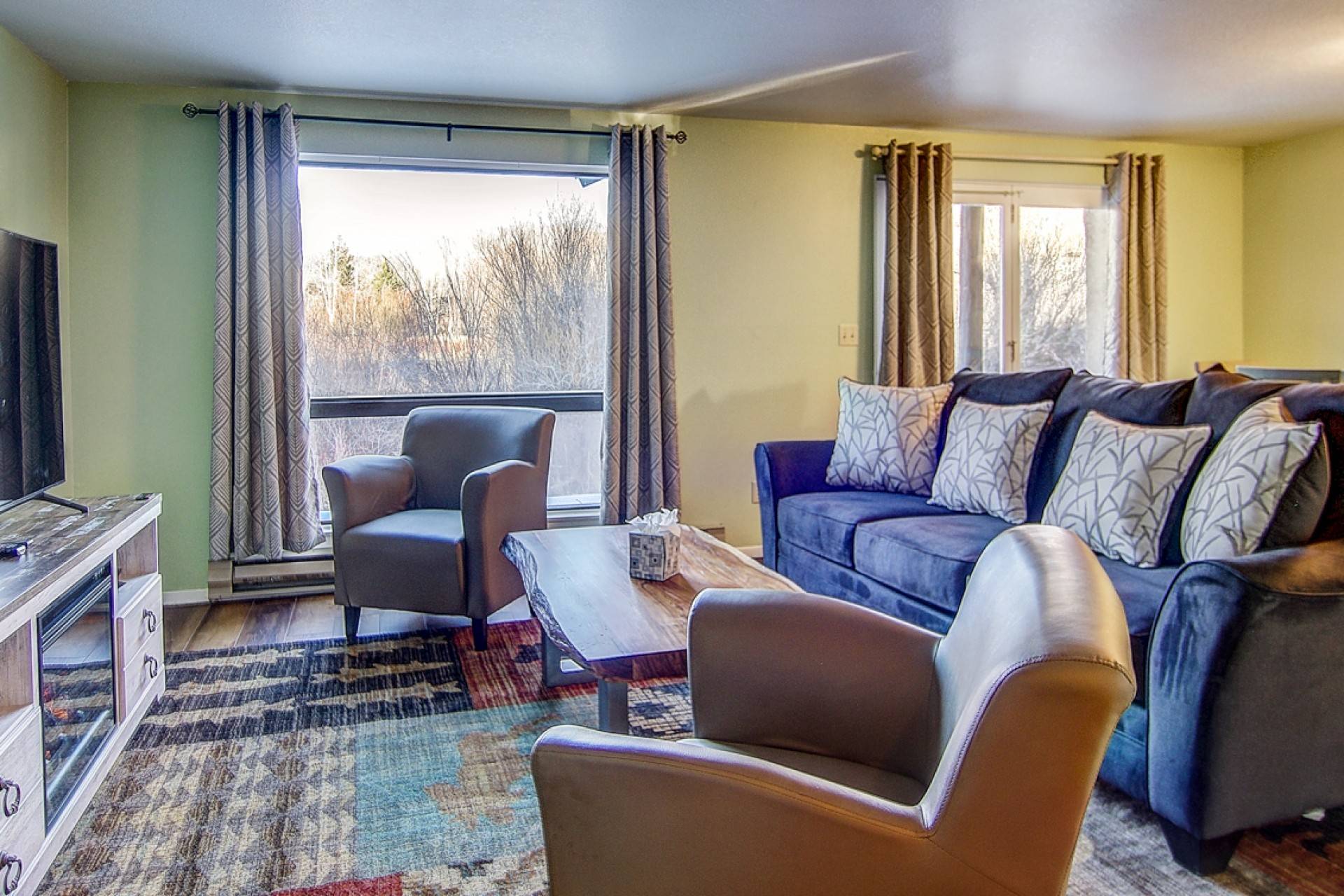 Steamboat Springs Vacation Rental PetFriendly w/Mtn ViewsSteps to Bus/Eat/DrinkOn Trail