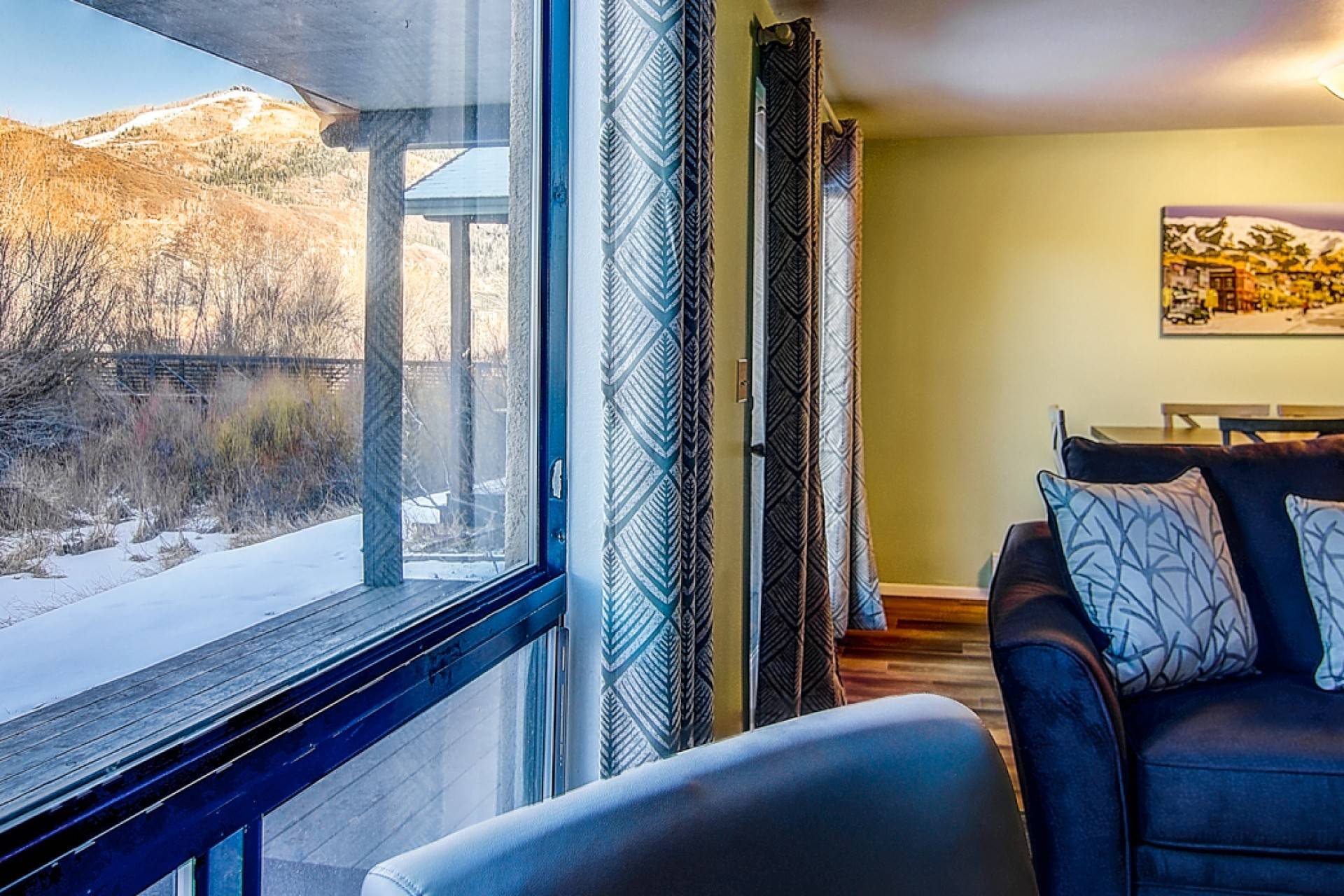 Steamboat Springs Vacation Rental PetFriendly w/Mtn ViewsSteps to Free Bus/Eat/Drink/Trail+W