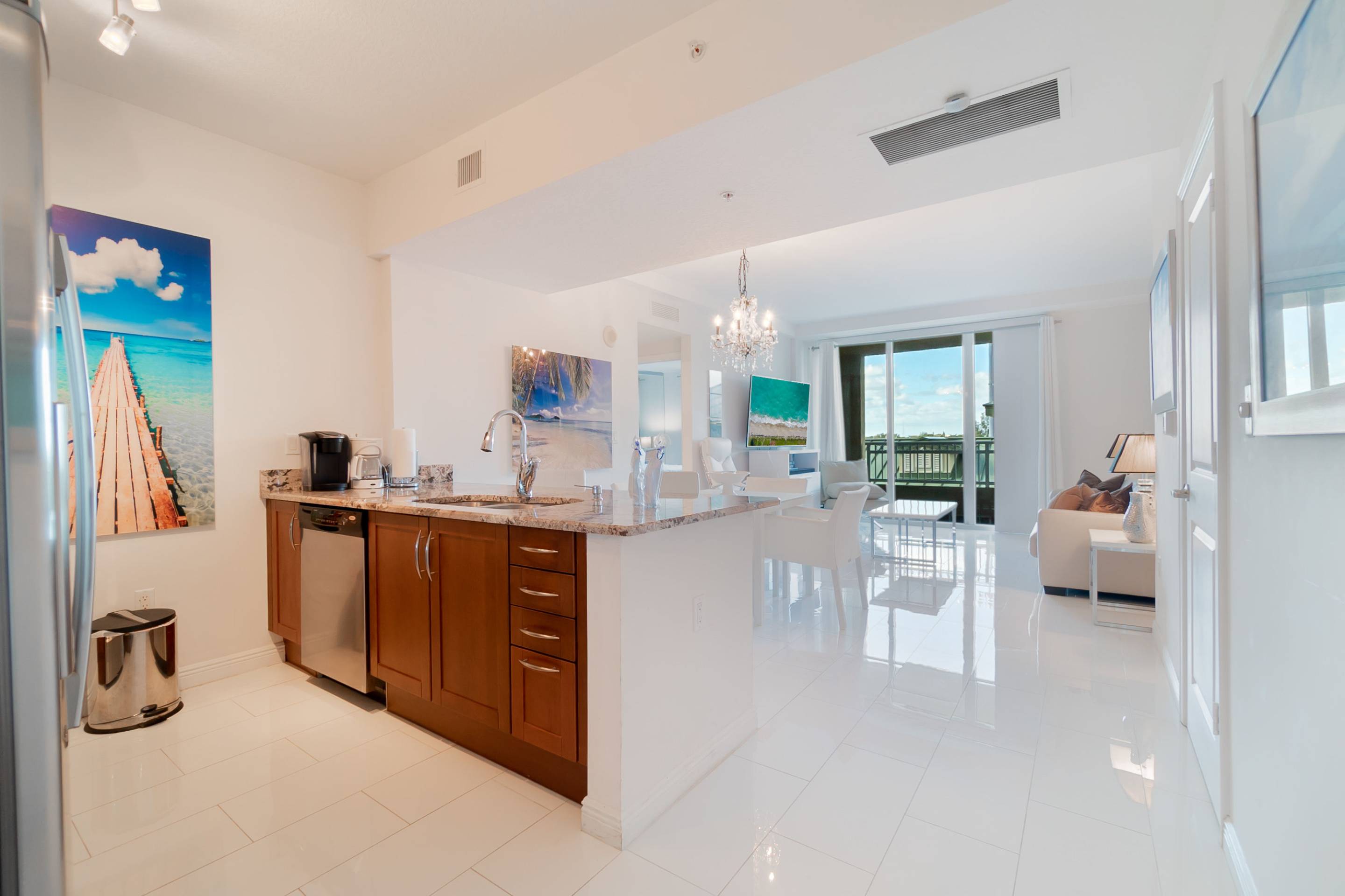 Upscale Amenities And Serene Views - Stunning Waterfront Retreat - Boynton Beach, FL