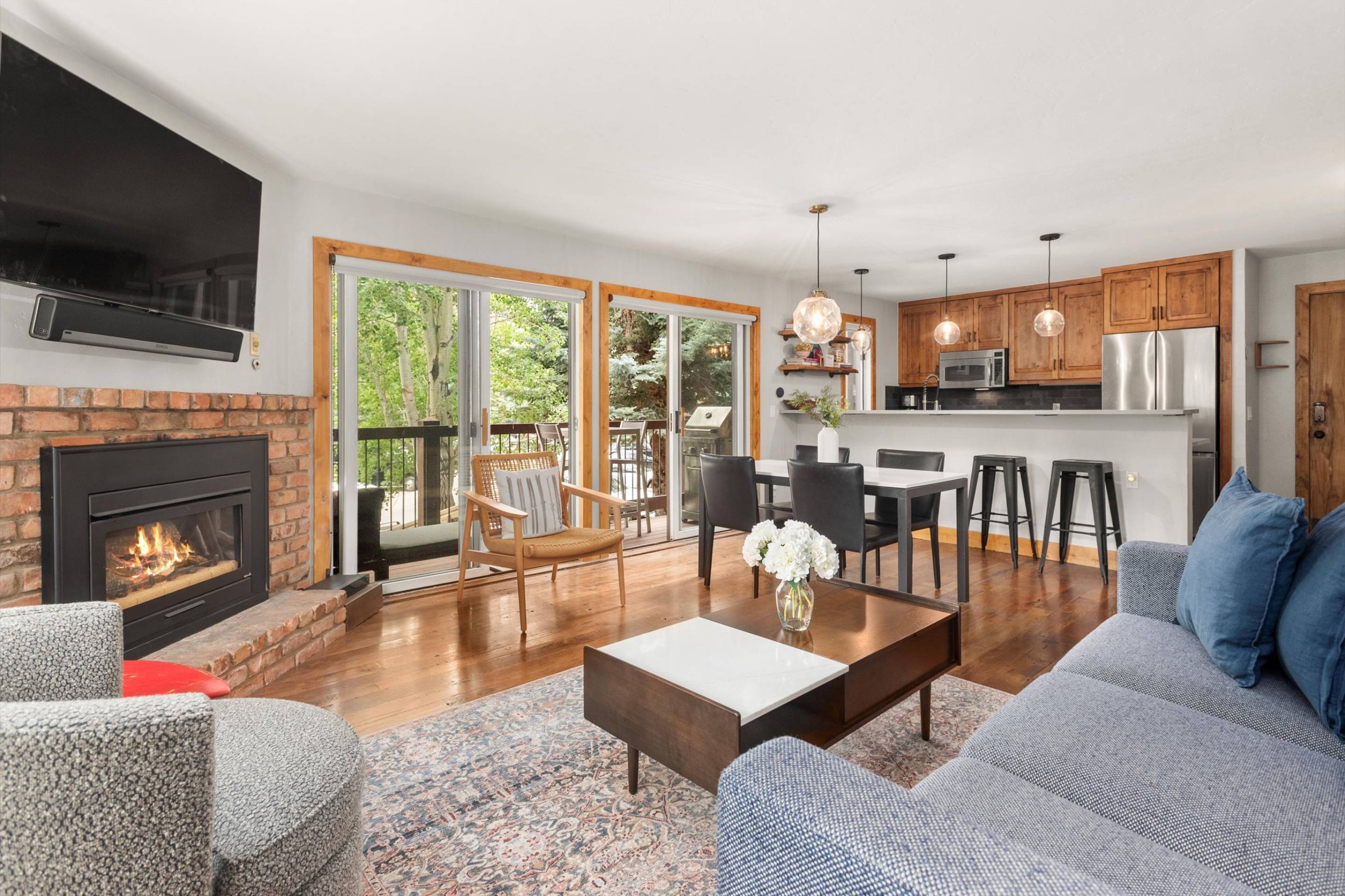 Charming Mountain Escape With Heated Pool And Cozy Fireplace - Inviting Retreat - Snowmass Village, CO