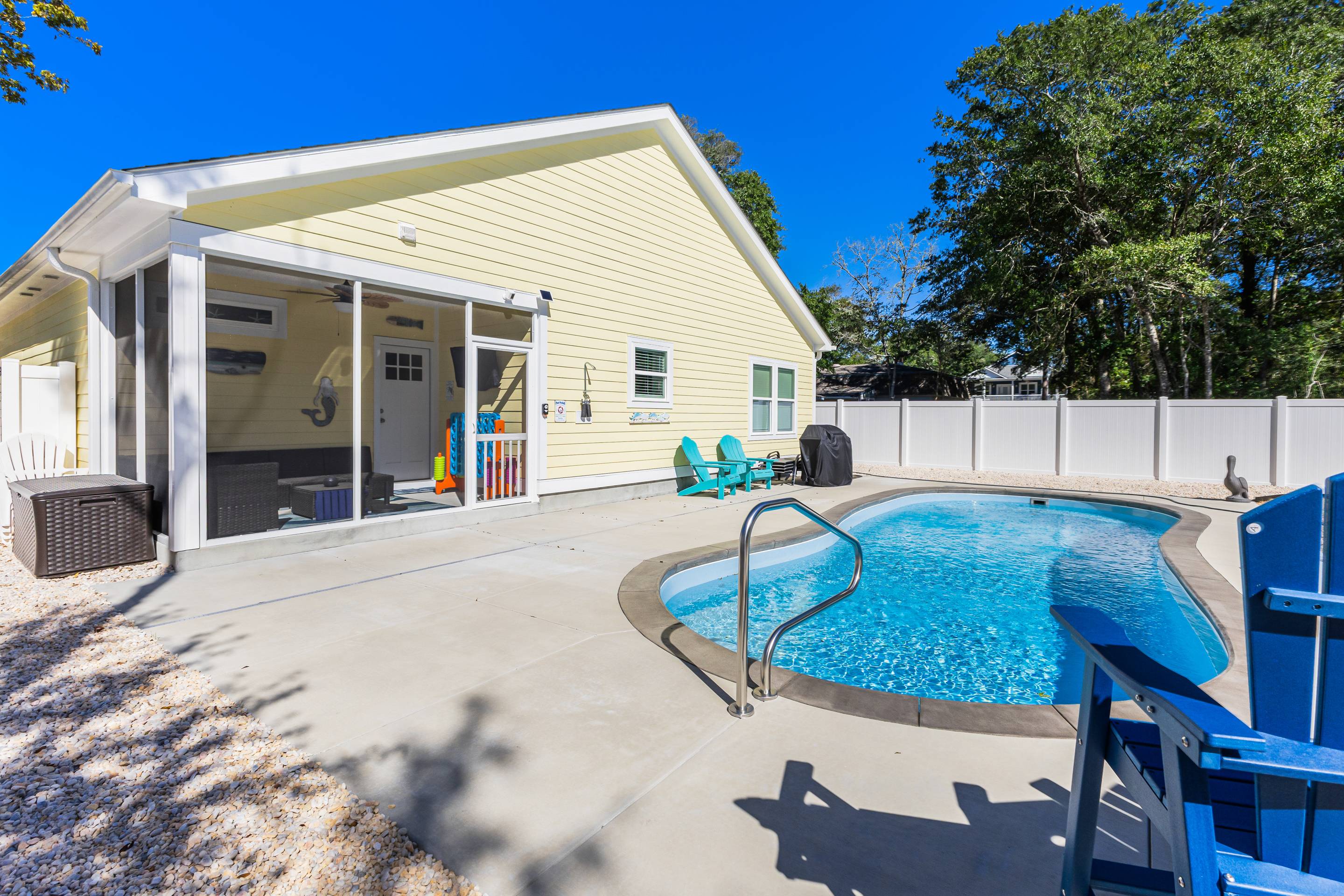 The Poolside Pelican - Oak Island, NC