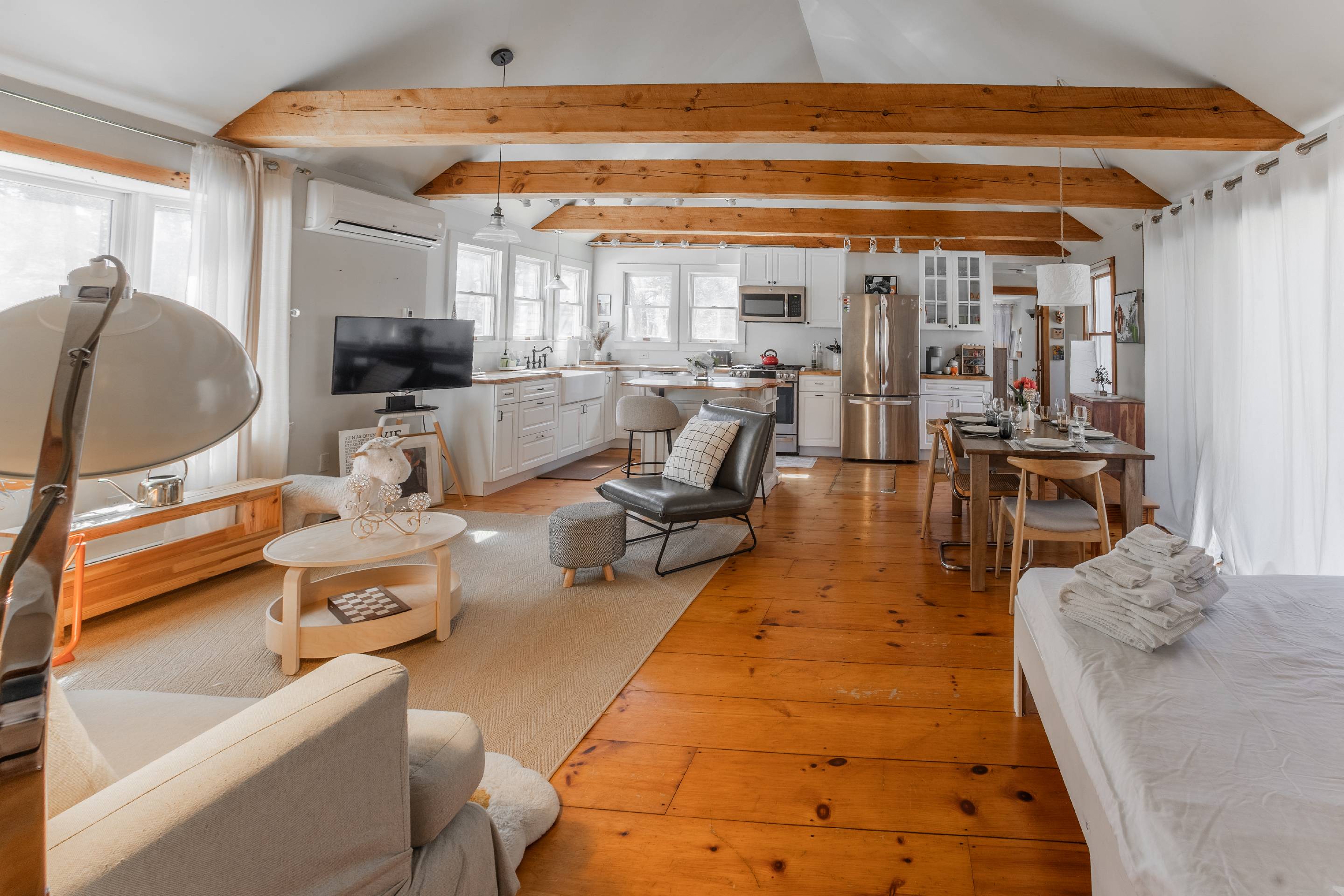 6 Cabral Farm Rd - Truro, MA