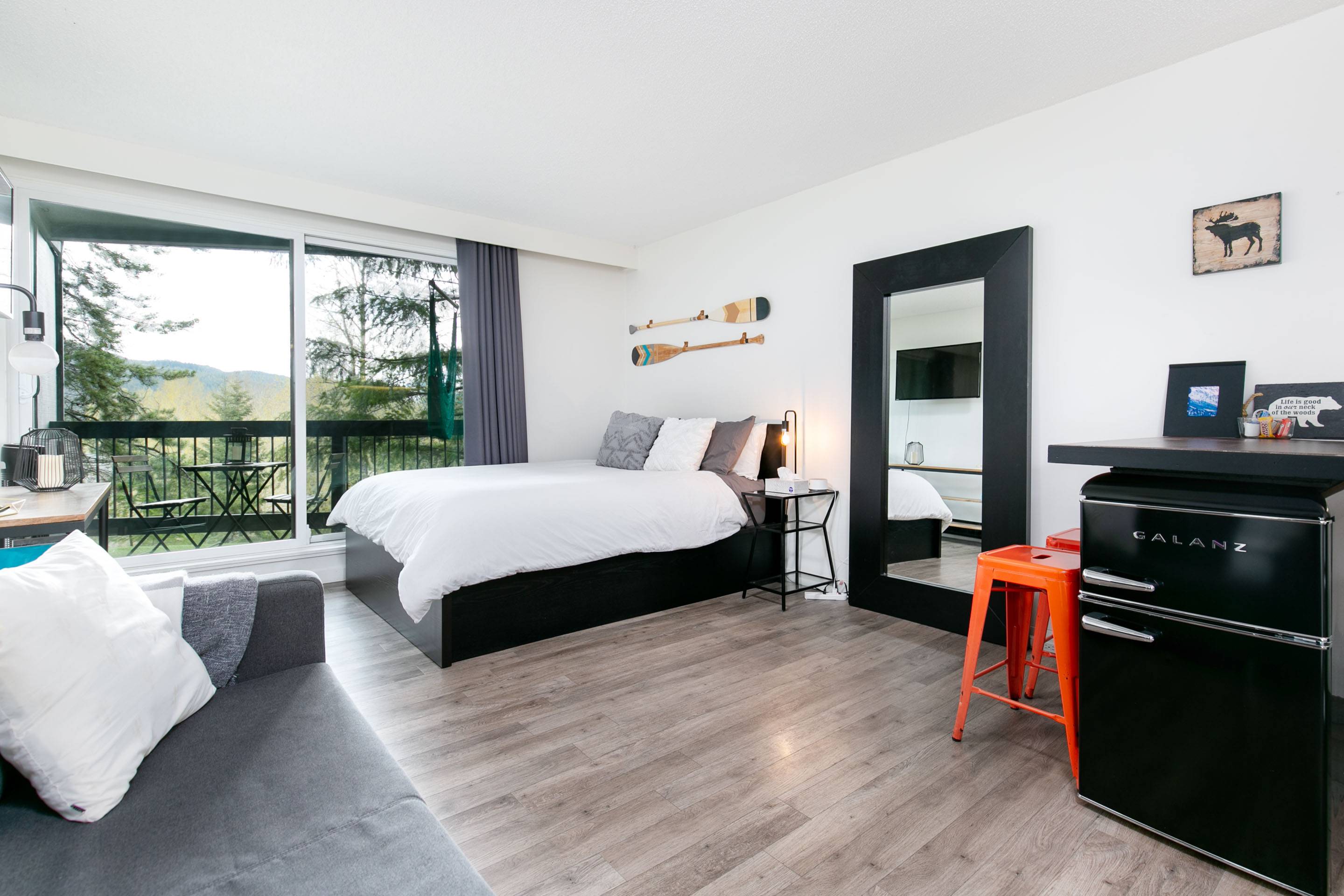 Studio Suite With Kitchen And Deck Retreat - Charming Cozy - Canadá