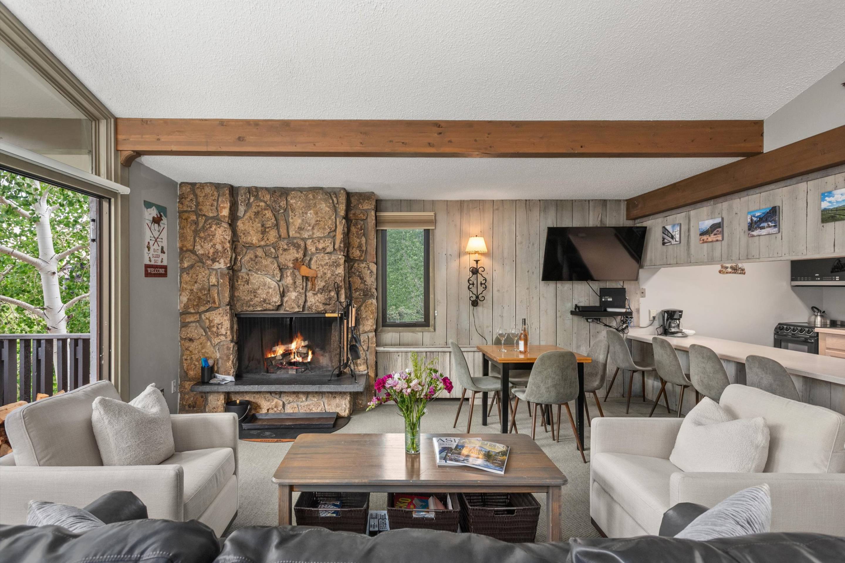 Ski Access And Wood-burning Fireplace - Stylish Family Haven - Snowmass Village, CO