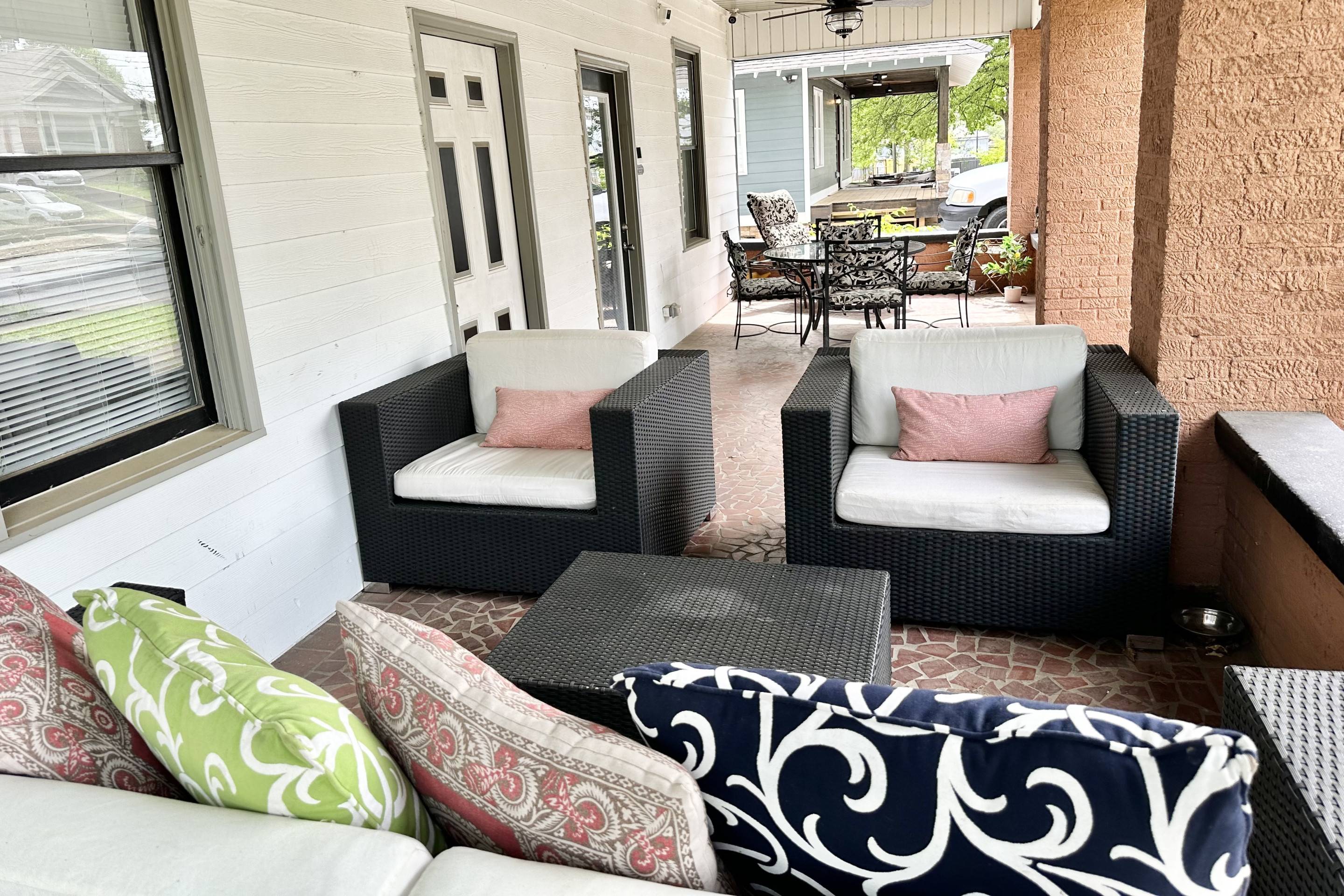 Spacious Retreat With Chef-ready Kitchen - Charming Urban Oasis - Atlanta, GA