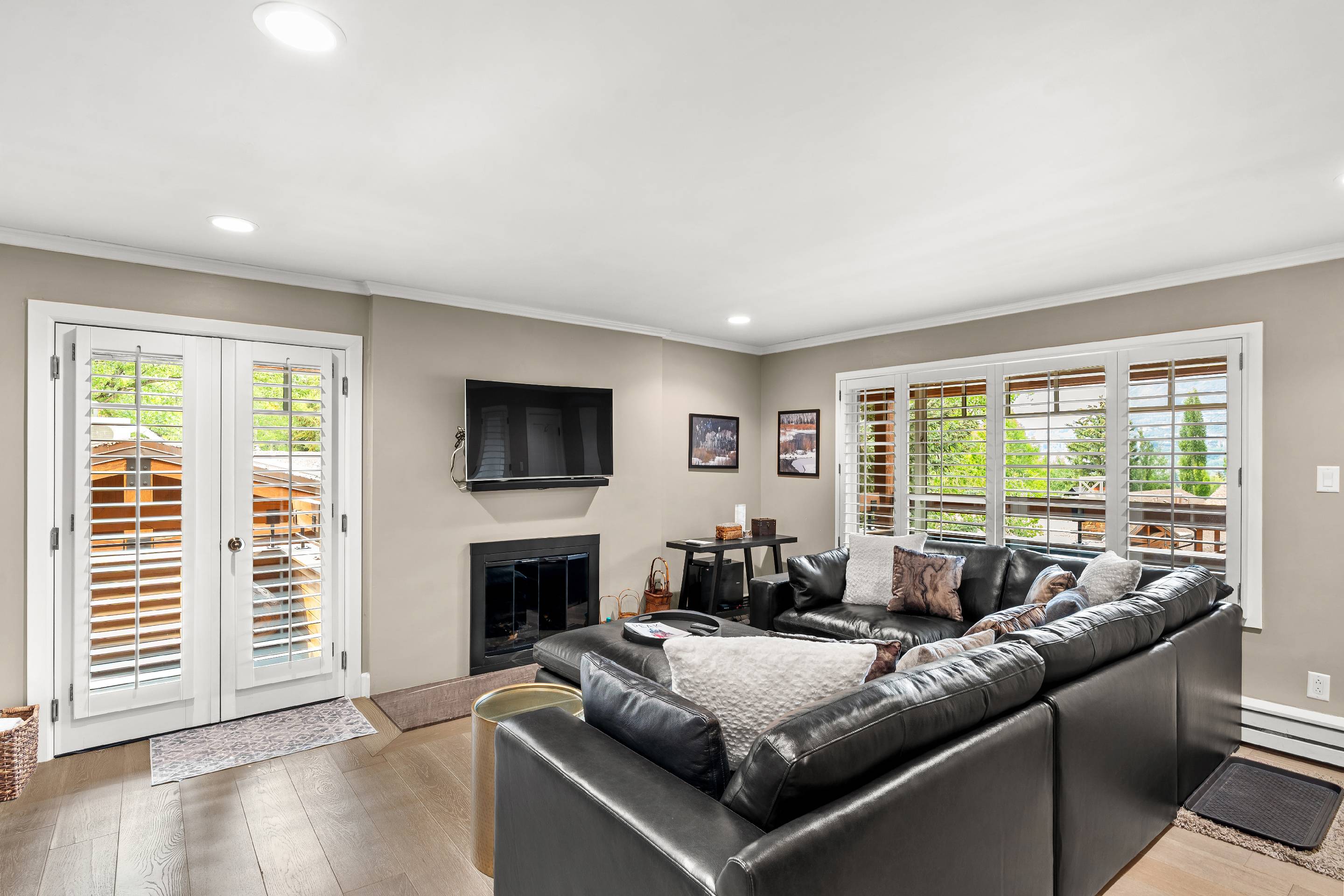 Charming Retreat With Private Balcony And Cozy Fireplace - Inviting Escape - Aspen