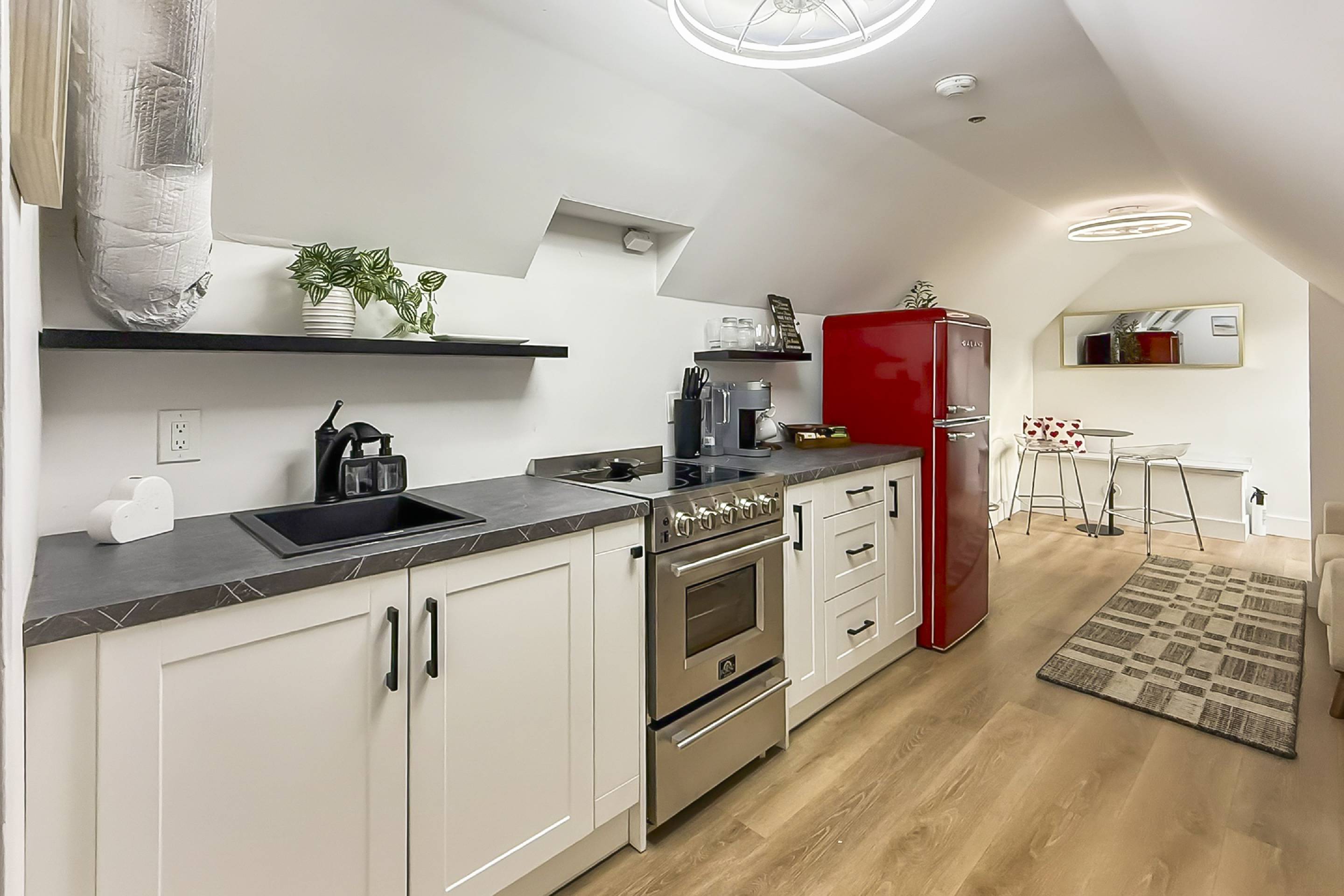 Harbor Haven, Apt #4 - 2br/1ba - Stamford