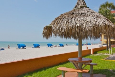 100 - Las Brisas