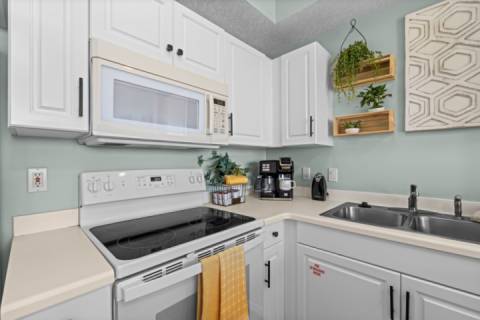 Destin West Beach Resort #609-1Br/2Ba-Sleeps 6