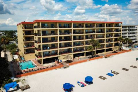 100 - Las Brisas