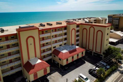 100 - Las Brisas
