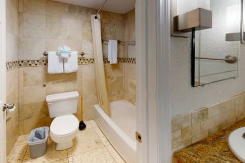 209 Suite - Island Inn
