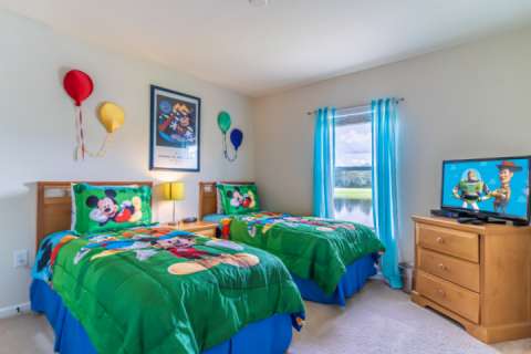 2633 Trafalgar Village