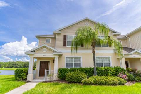 2633 Trafalgar Village