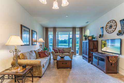 2633 Trafalgar Village