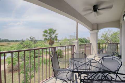 5048 Vista Cay