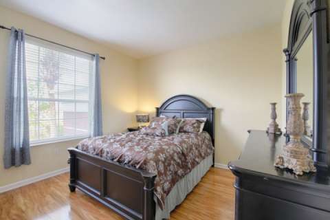 5048 Vista Cay