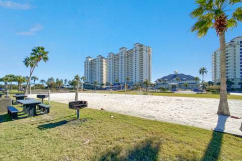 Beach Club A-801