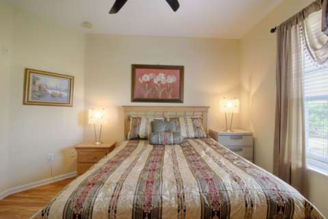 5048 Vista Cay