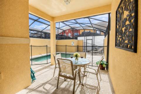 8960 Paradise Palms